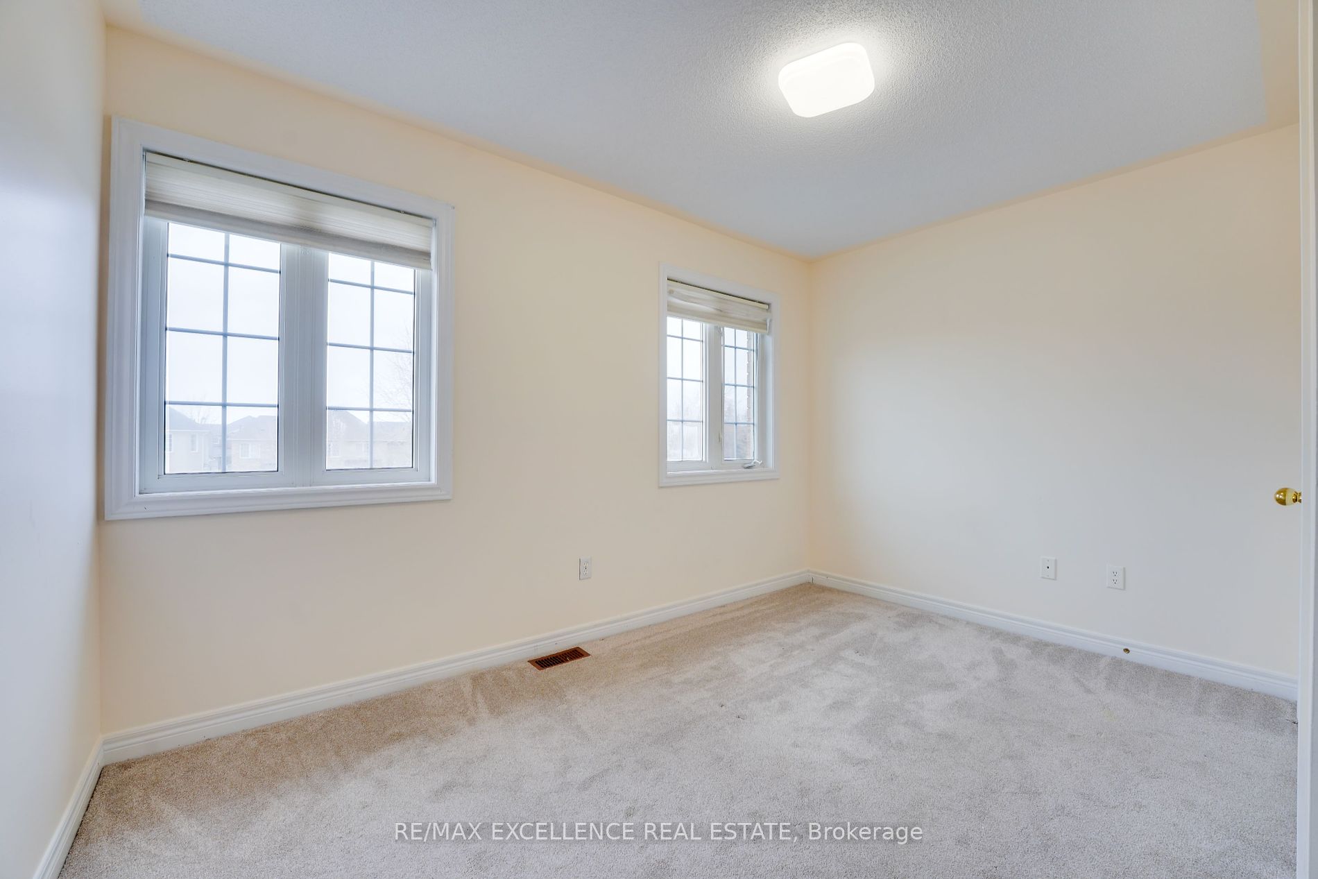 41 Fallstar Cres