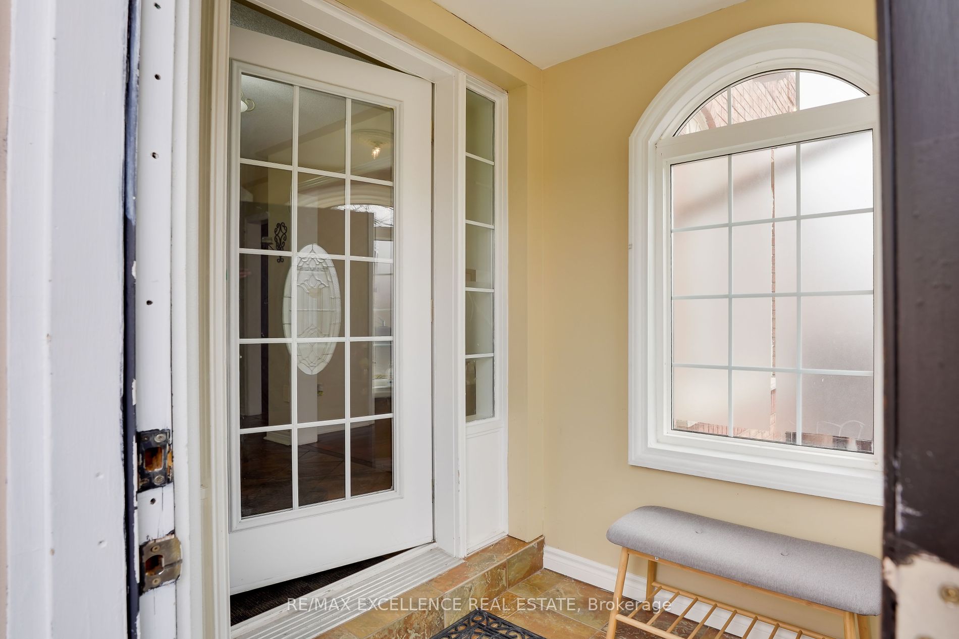 41 Fallstar Cres