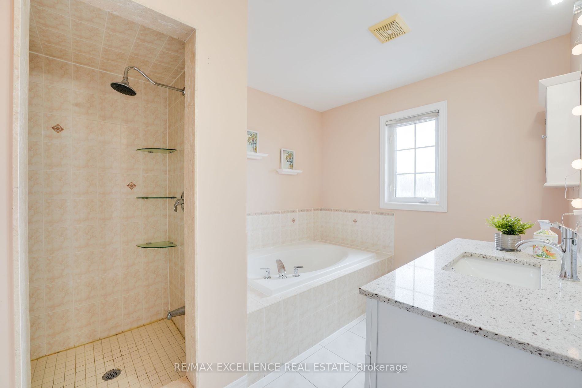 41 Fallstar Cres
