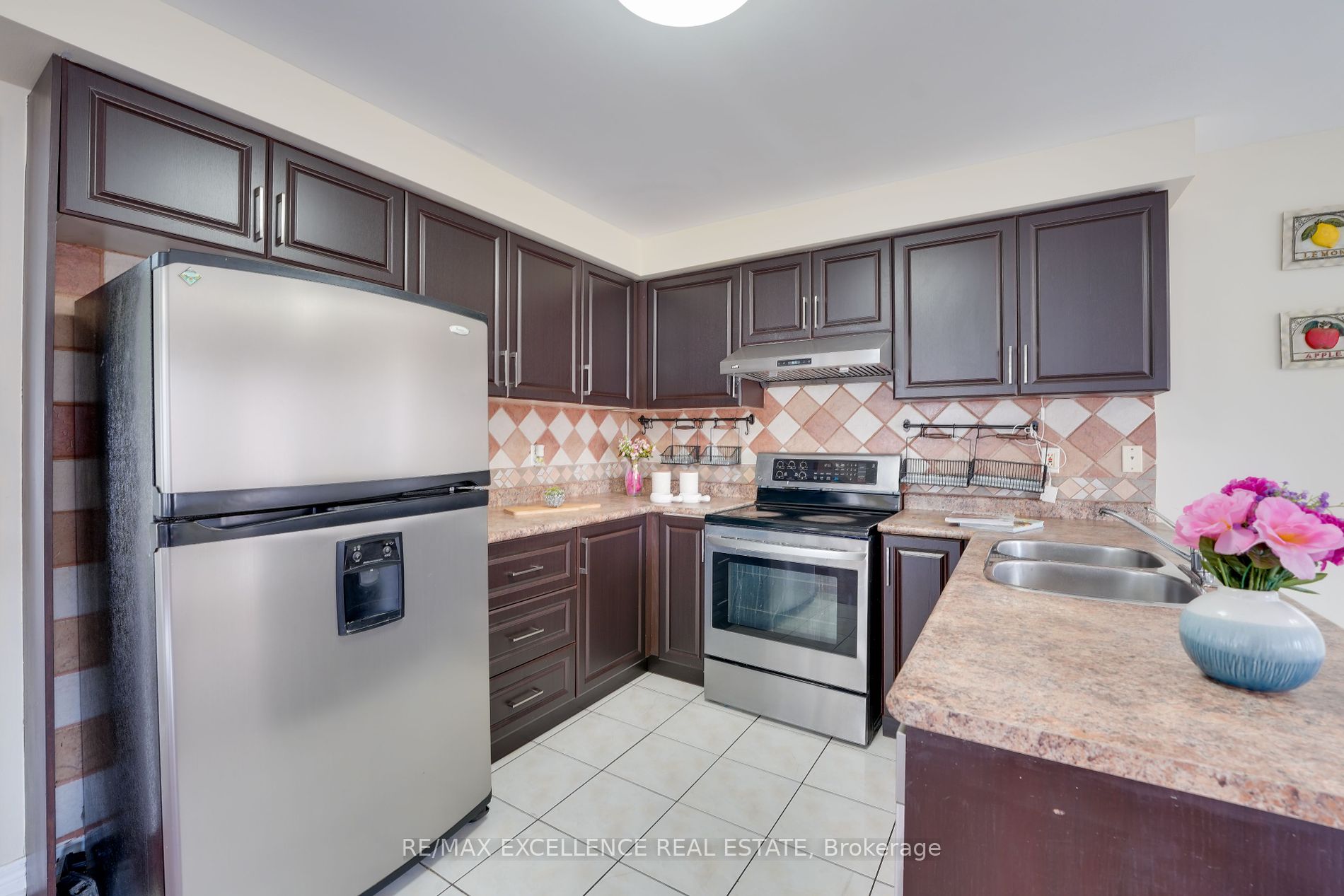 41 Fallstar Cres
