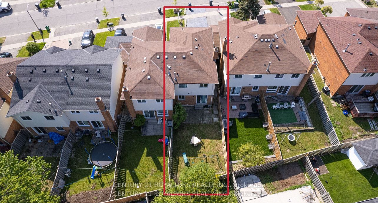 60 Dutch Cres