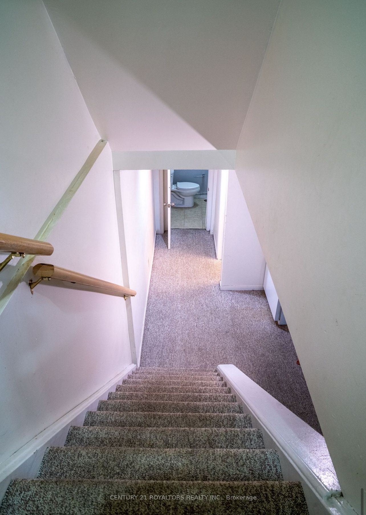 60 Dutch Cres