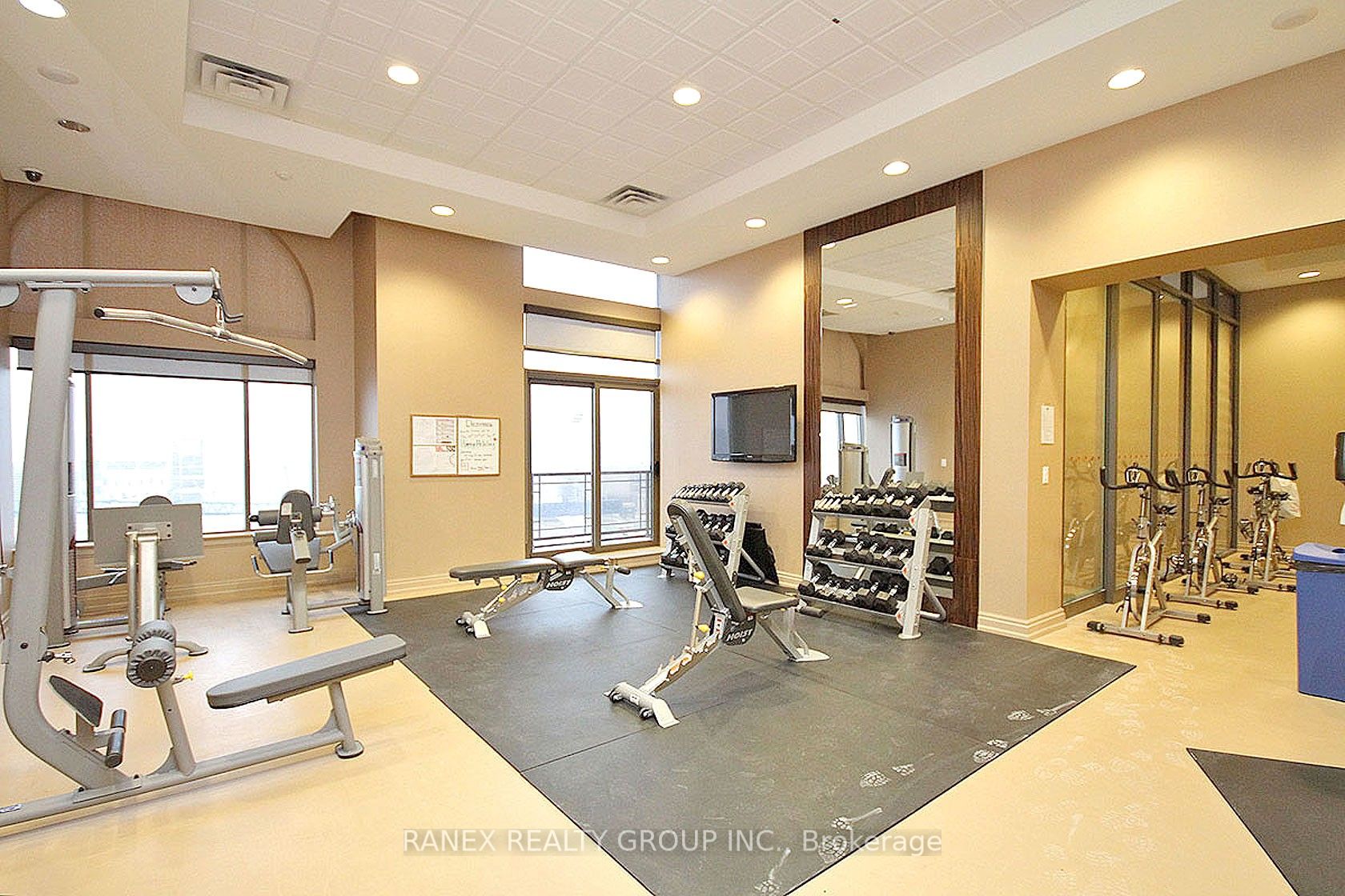 385 Prince Of Wales Drive #317