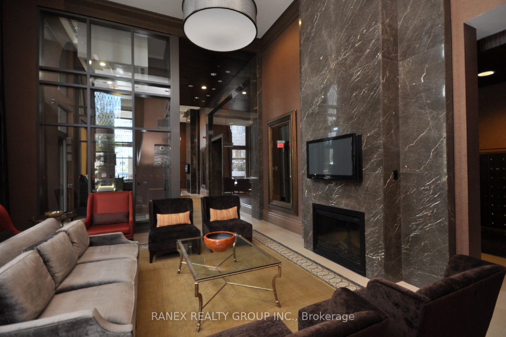 385 Prince Of Wales Drive #317