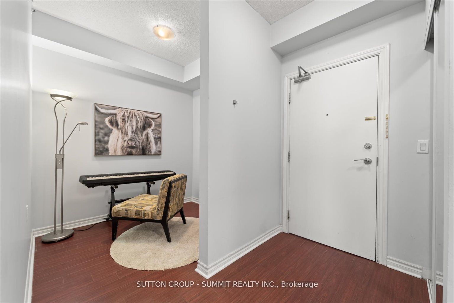 810 Scollard Crt, #701