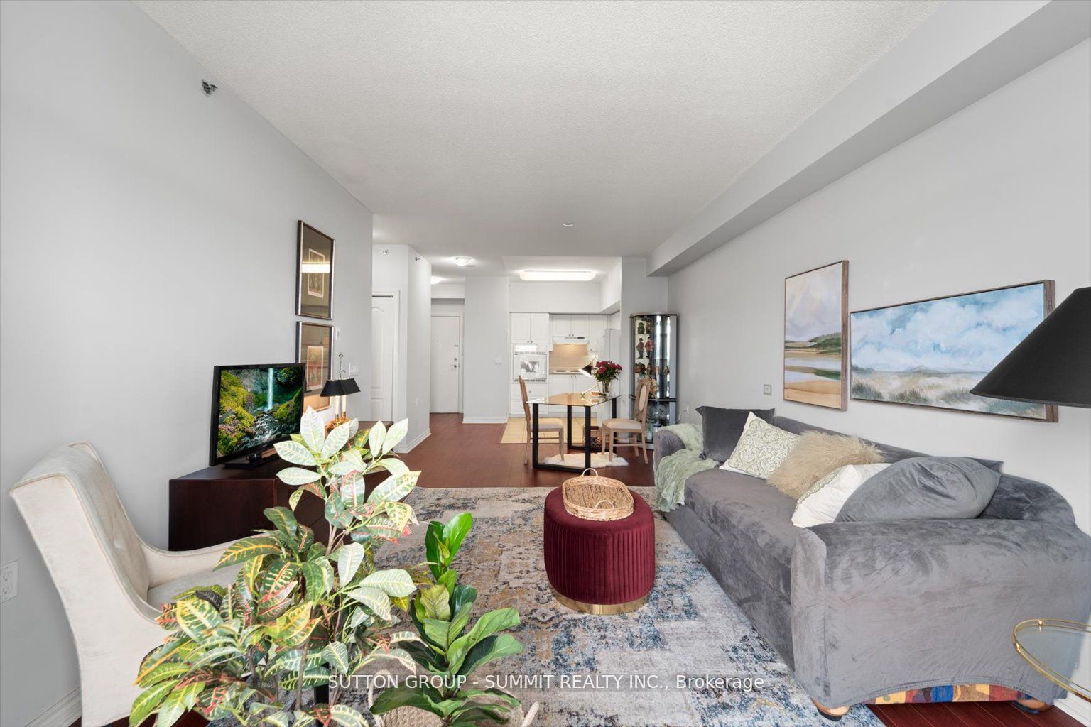 810 Scollard Crt, #701