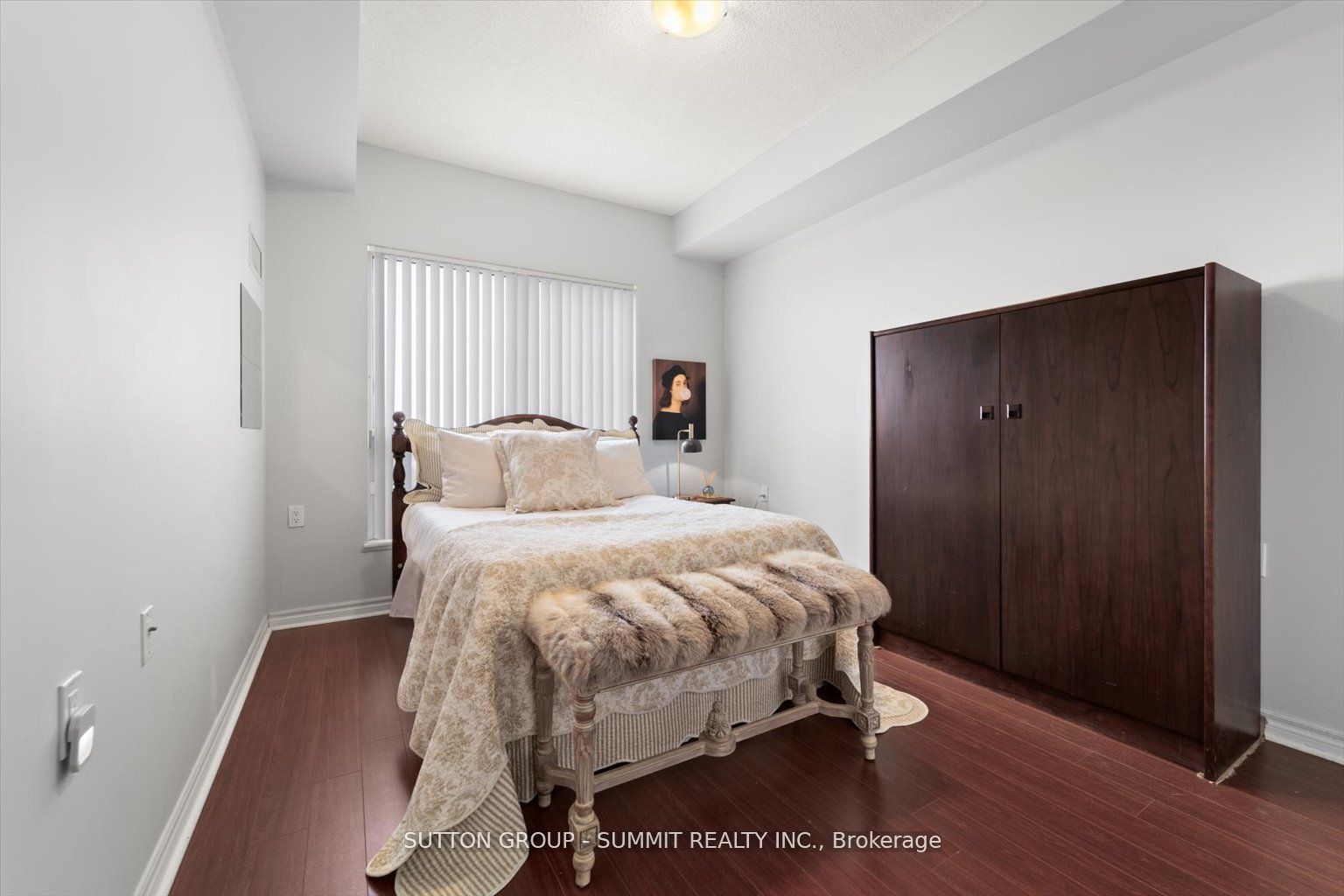 810 Scollard Crt, #701