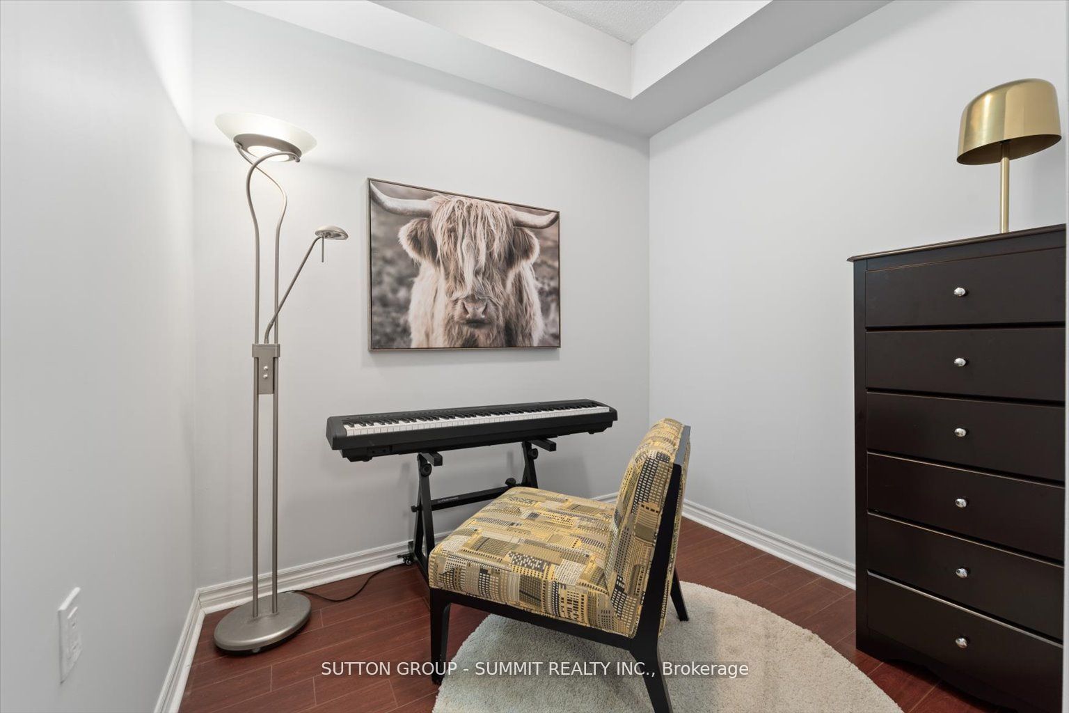 810 Scollard Crt, #701