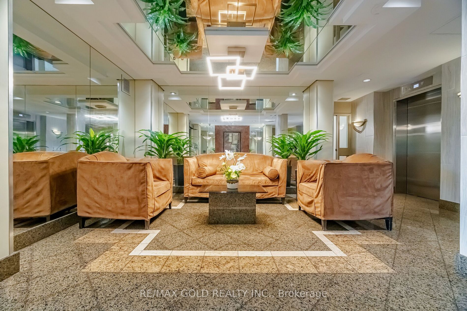 2091 Hurontario Street, #508