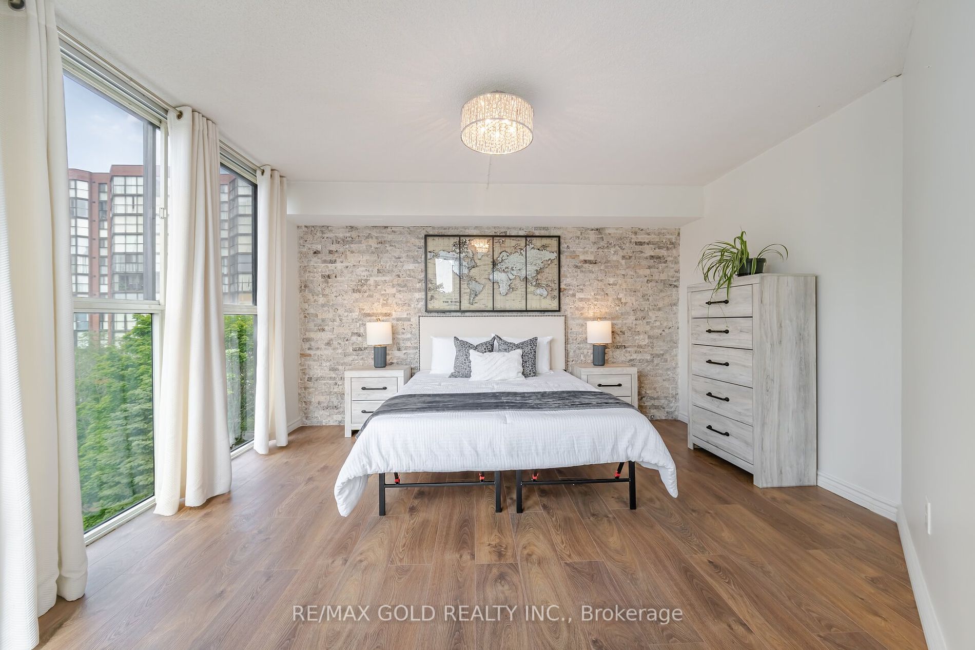2091 Hurontario Street, #508
