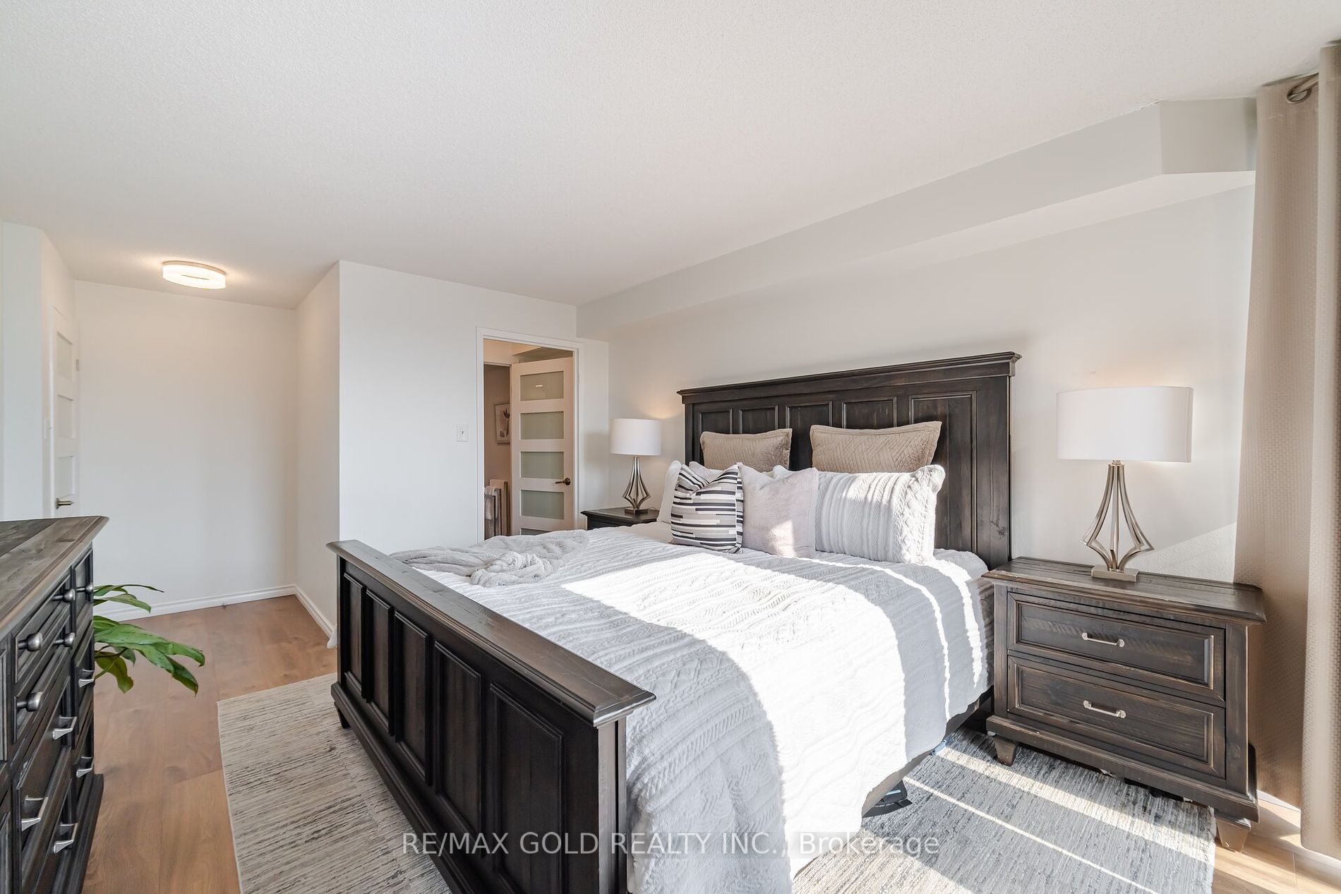2091 Hurontario Street, #508