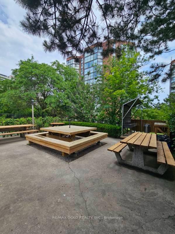 2091 Hurontario Street, #508