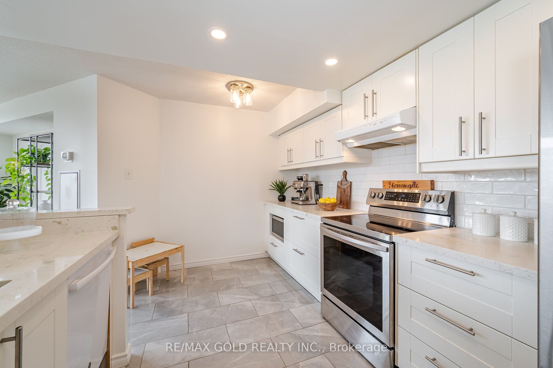 2091 Hurontario Street, #508