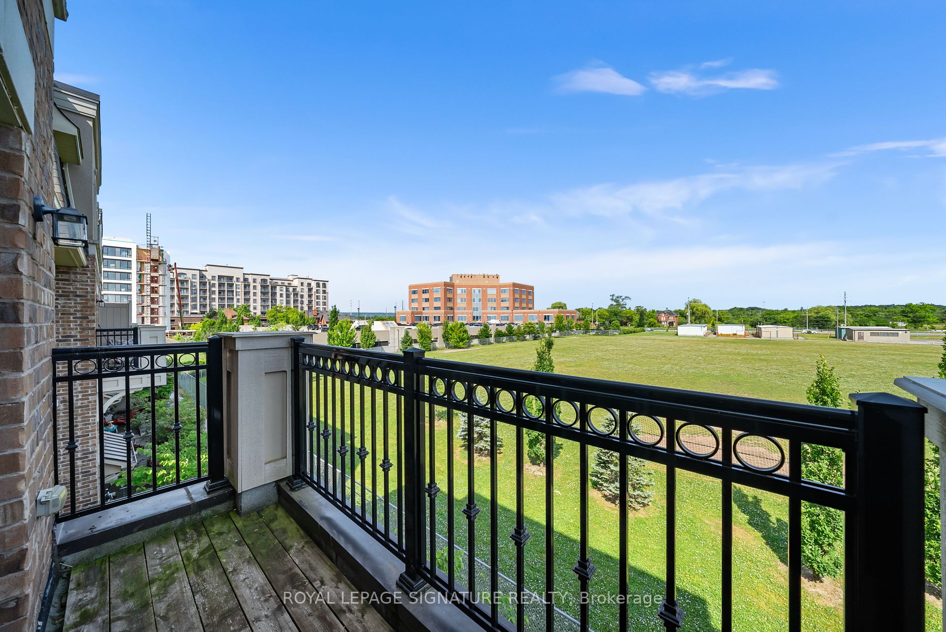 2441 Greenwich Drive #11