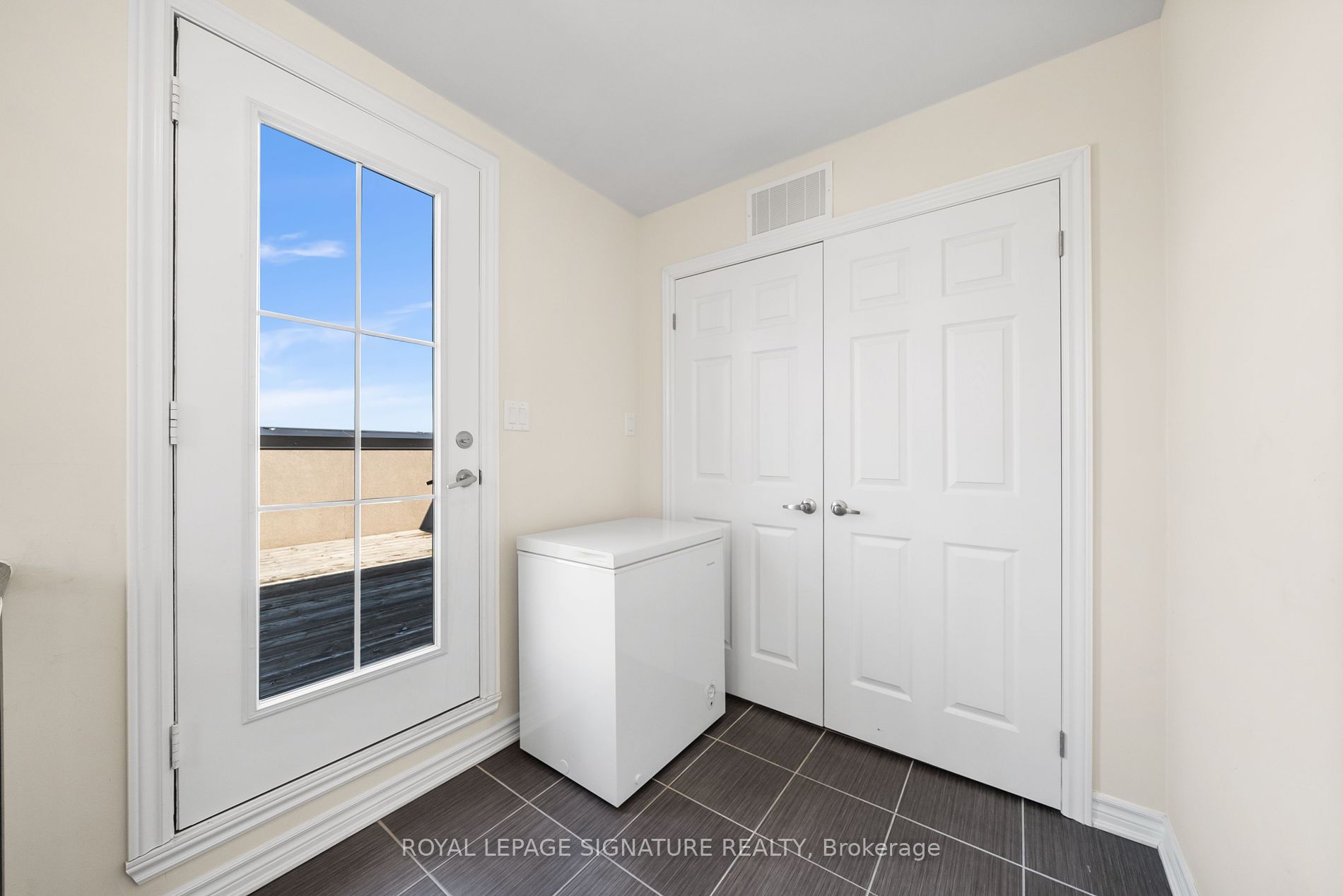 2441 Greenwich Drive #11