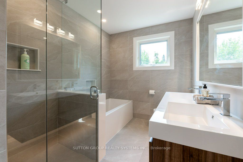 1264 Landfair Crescent