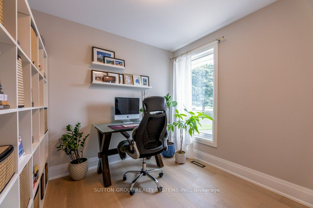 1264 Landfair Crescent
