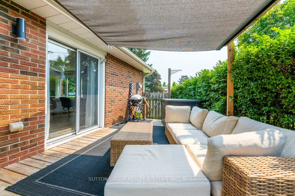 1264 Landfair Crescent