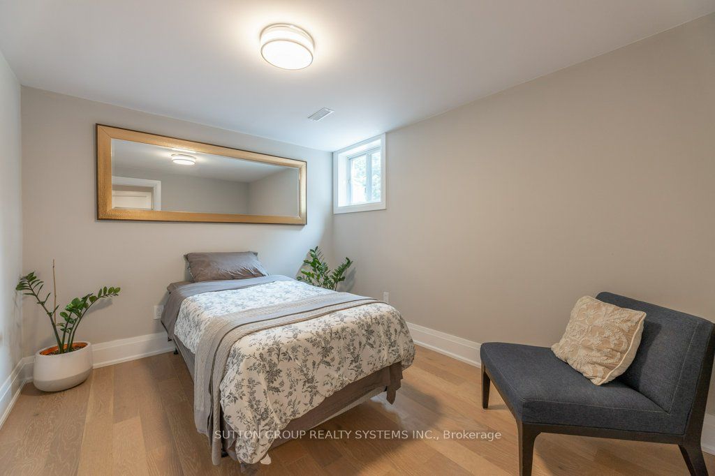 1264 Landfair Crescent