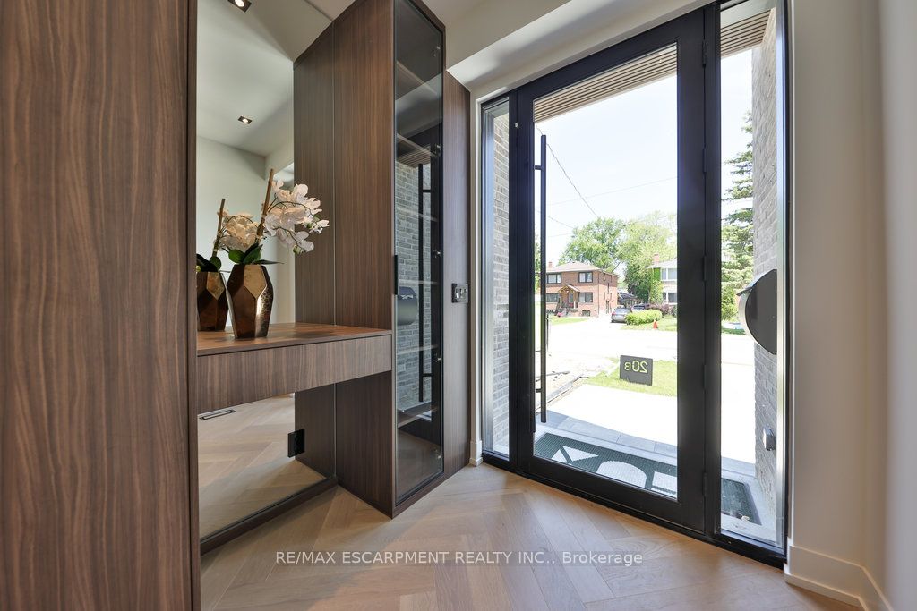 20B Broadview Avenue