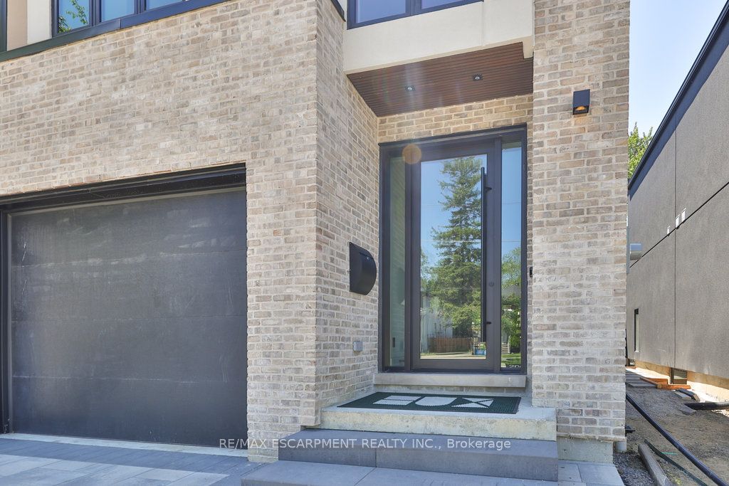 20B Broadview Avenue