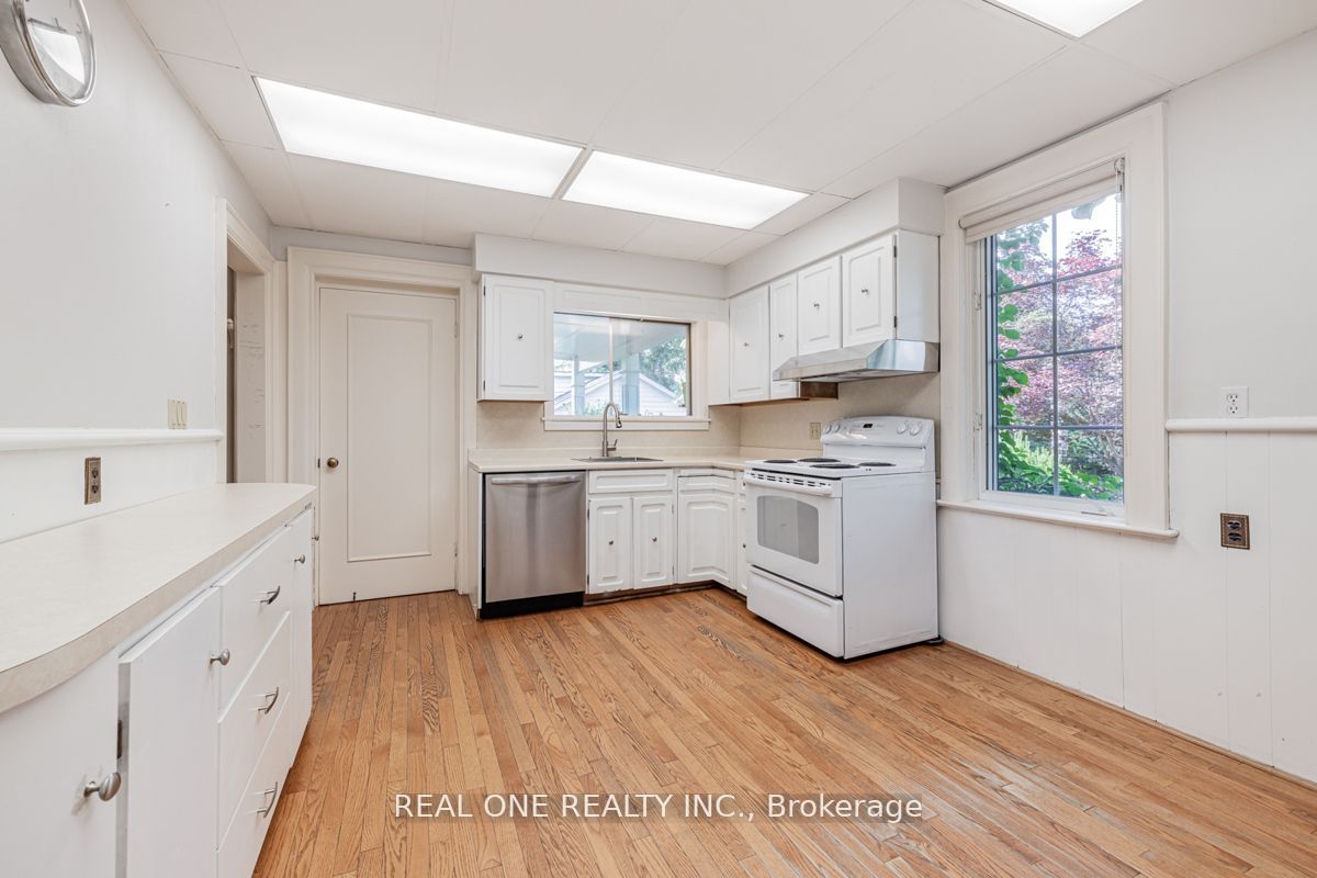 485 Macdonald Rd