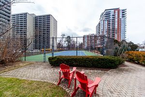 1276 Maple Crossing Blvd, #607
