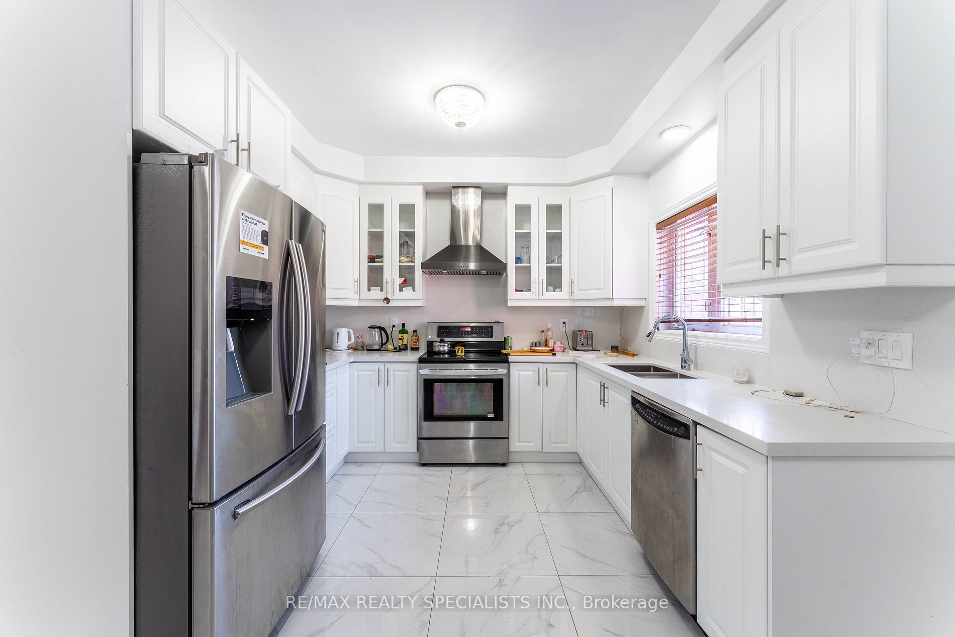 3533 Eglinton Ave W