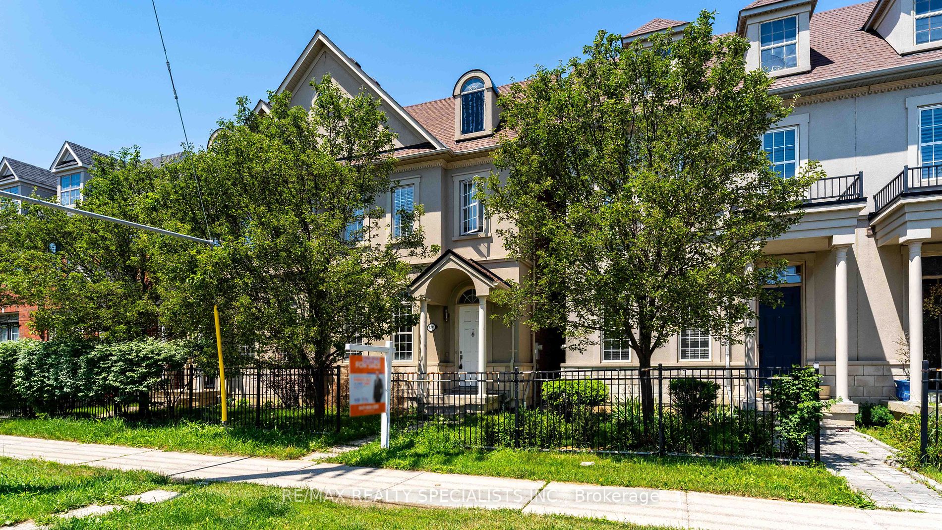 3533 Eglinton Ave W
