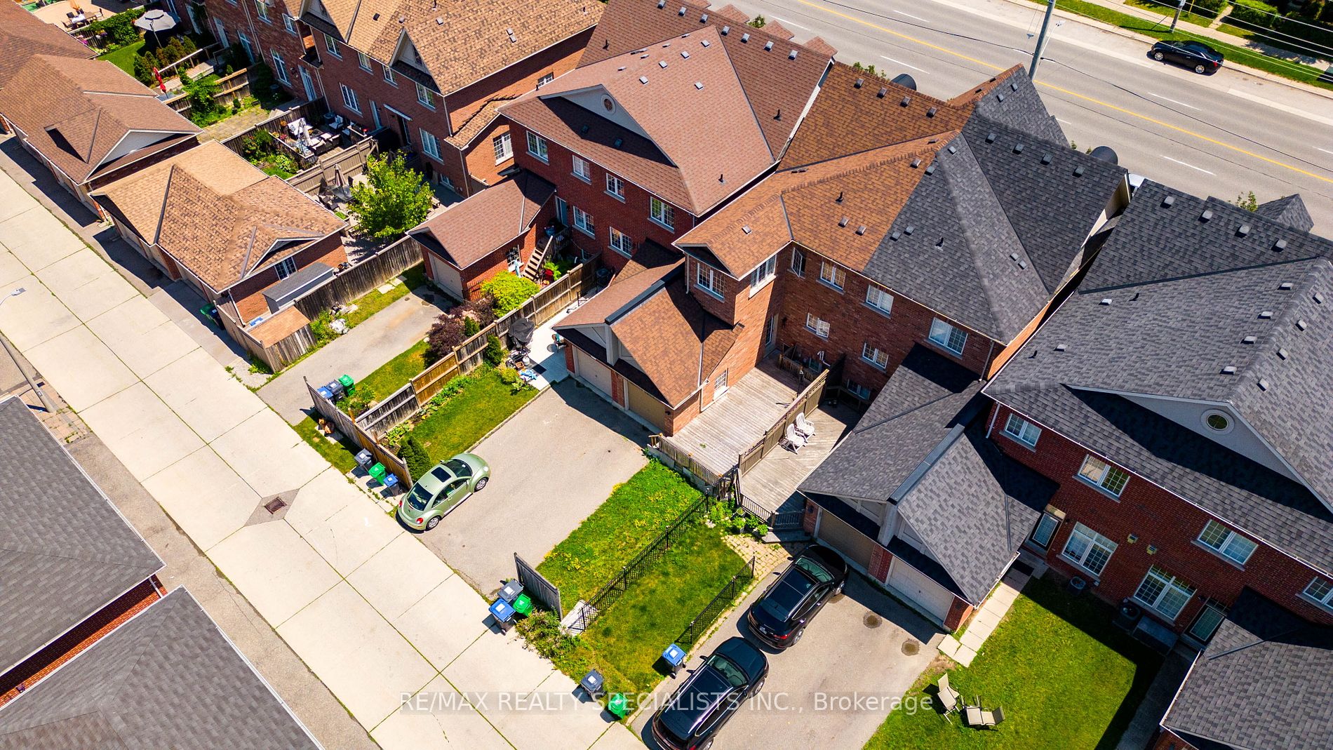 3533 Eglinton Ave W