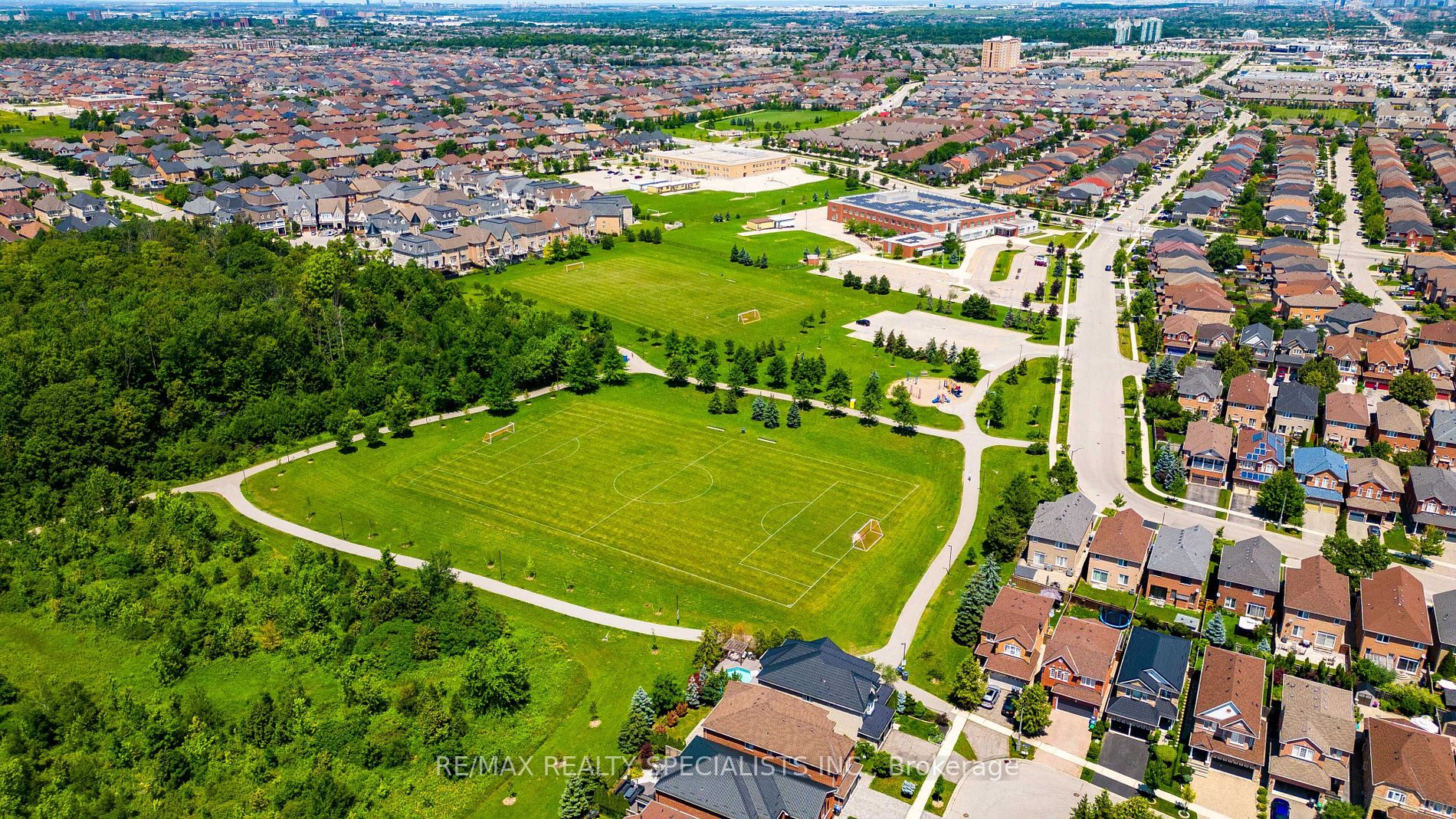 3533 Eglinton Ave W