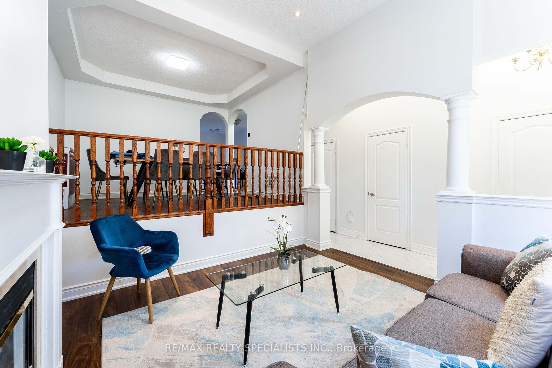 3533 Eglinton Ave W