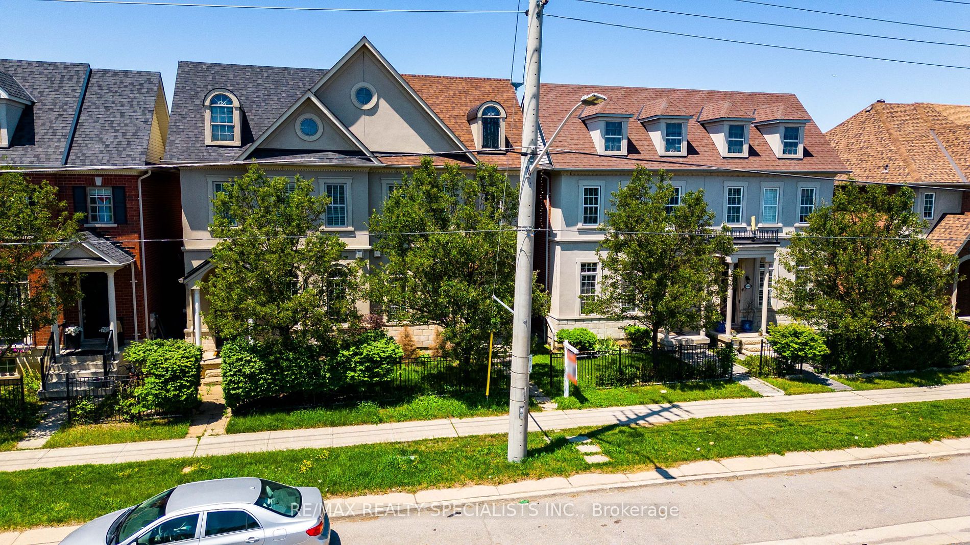 3533 Eglinton Ave W