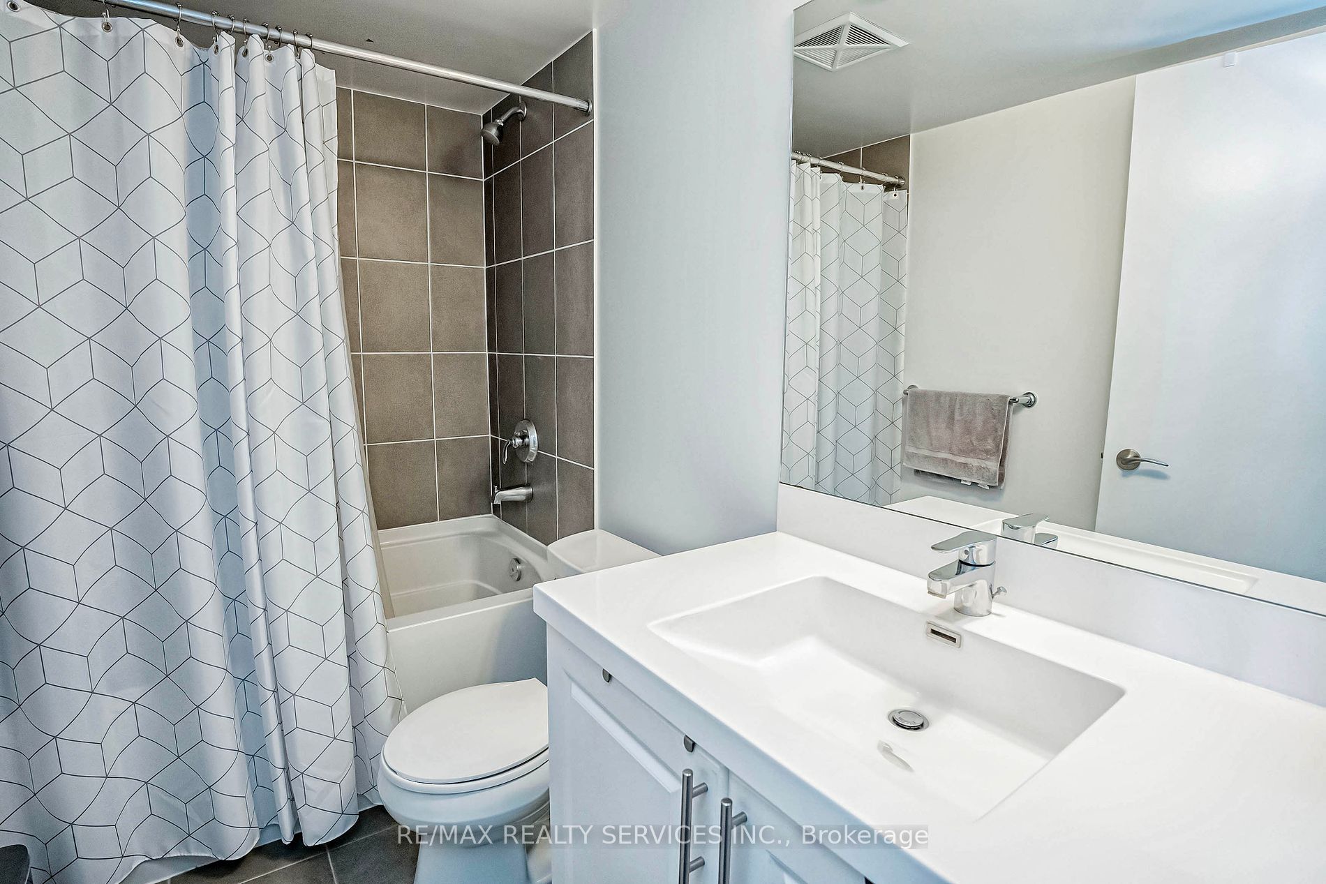 3091 Dufferin Street, #1006