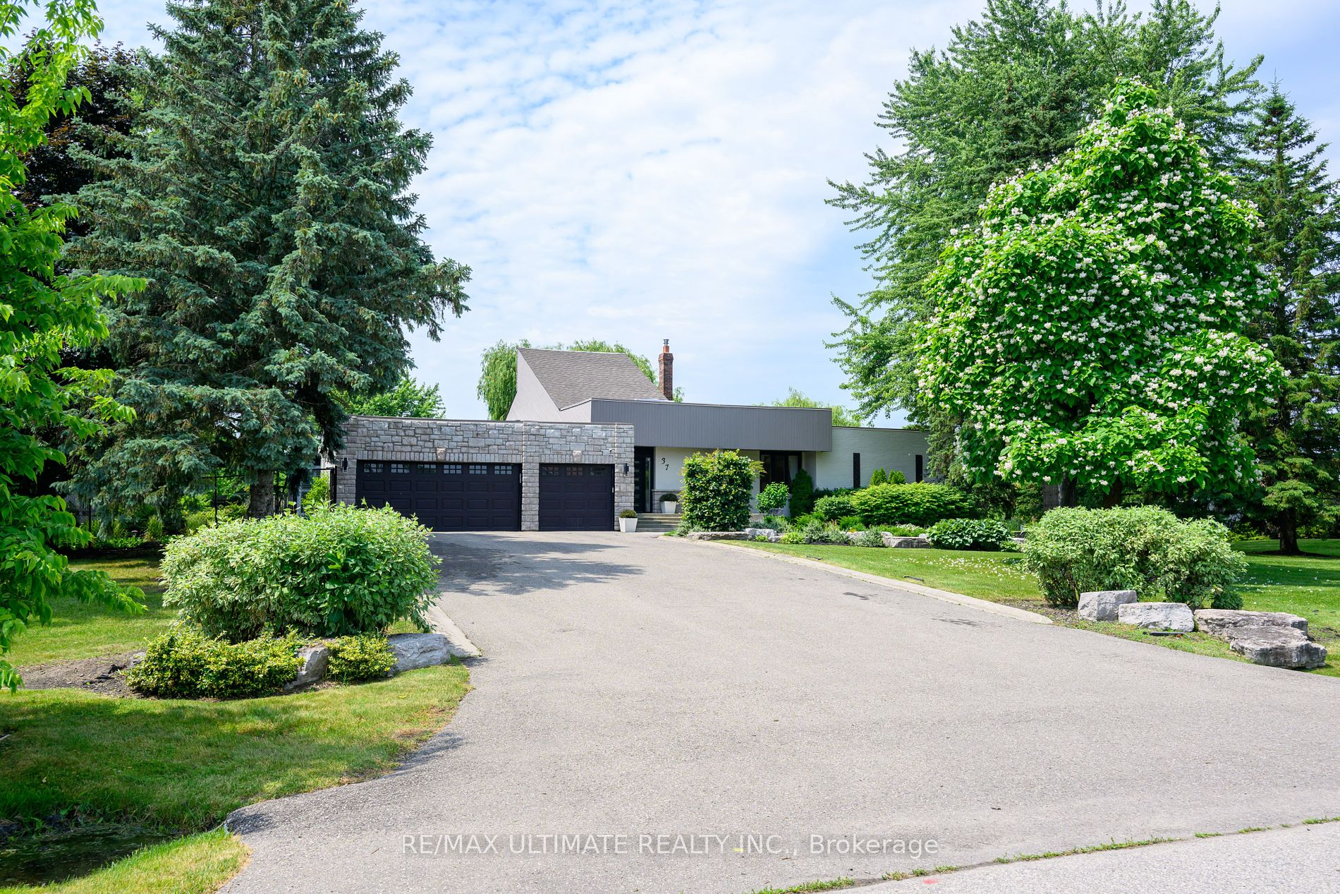 37 Michelangelo Boulevard