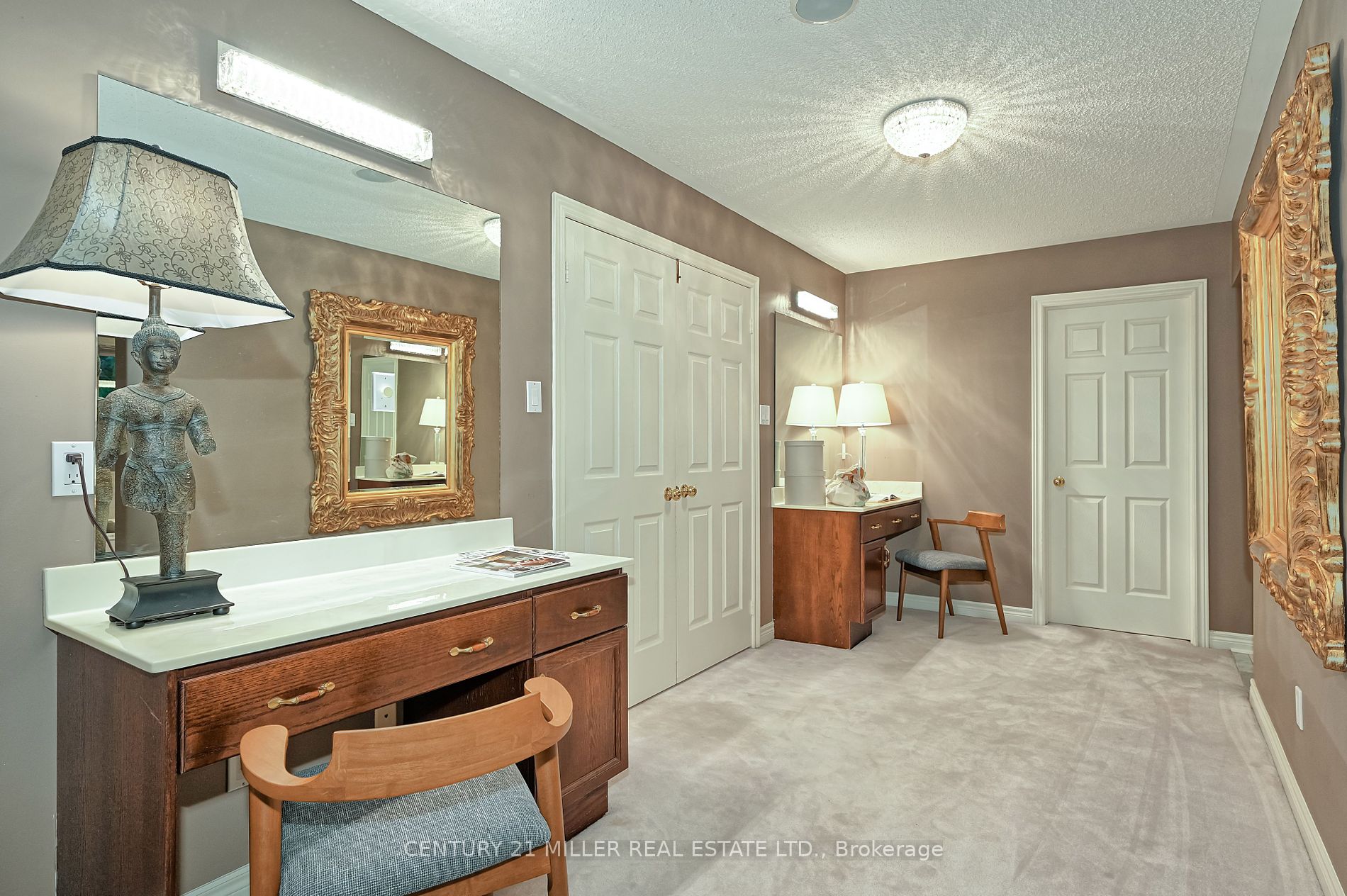 1076 Skyvalley Crescent