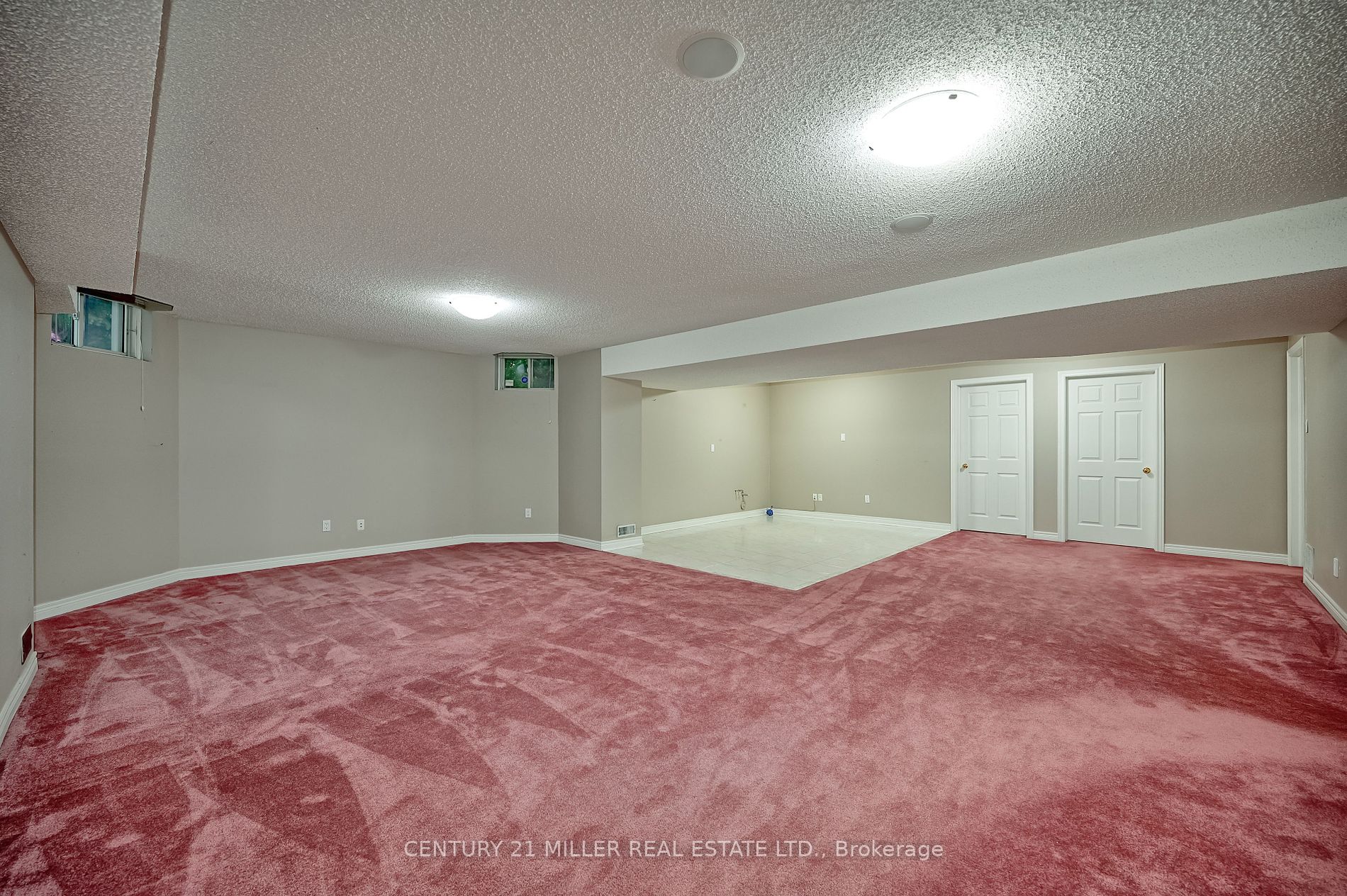 1076 Skyvalley Crescent