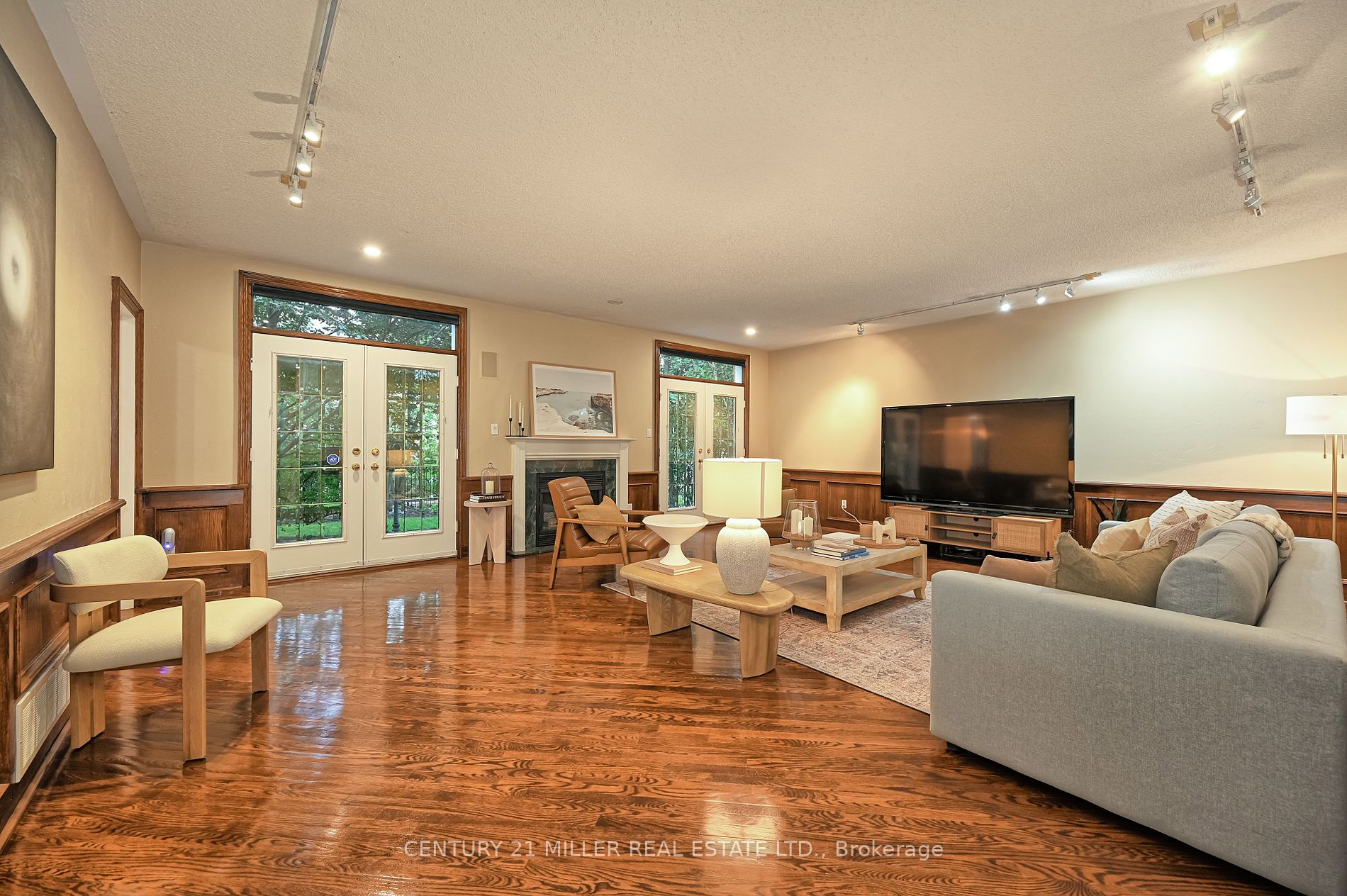 1076 Skyvalley Crescent