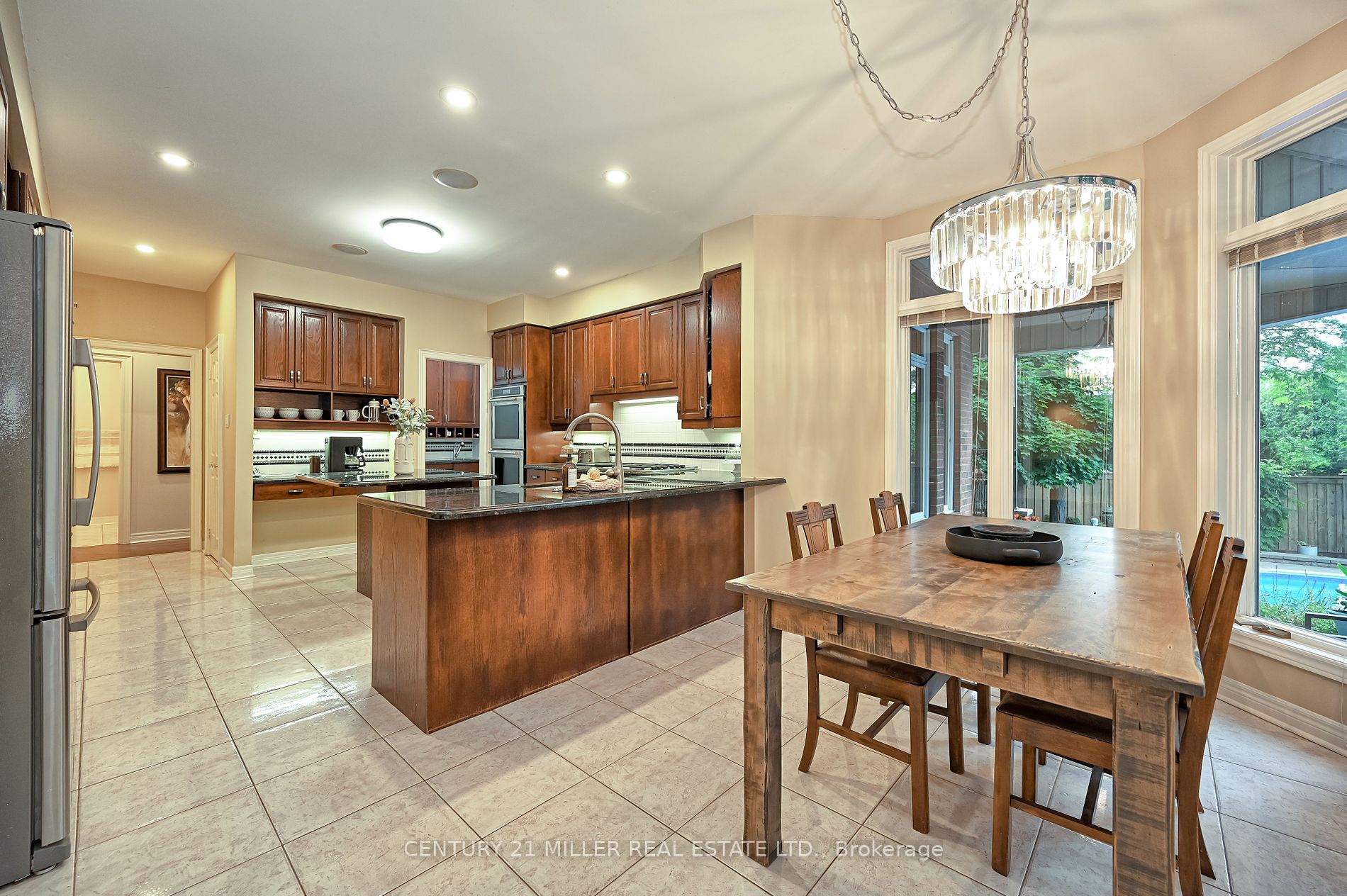 1076 Skyvalley Crescent