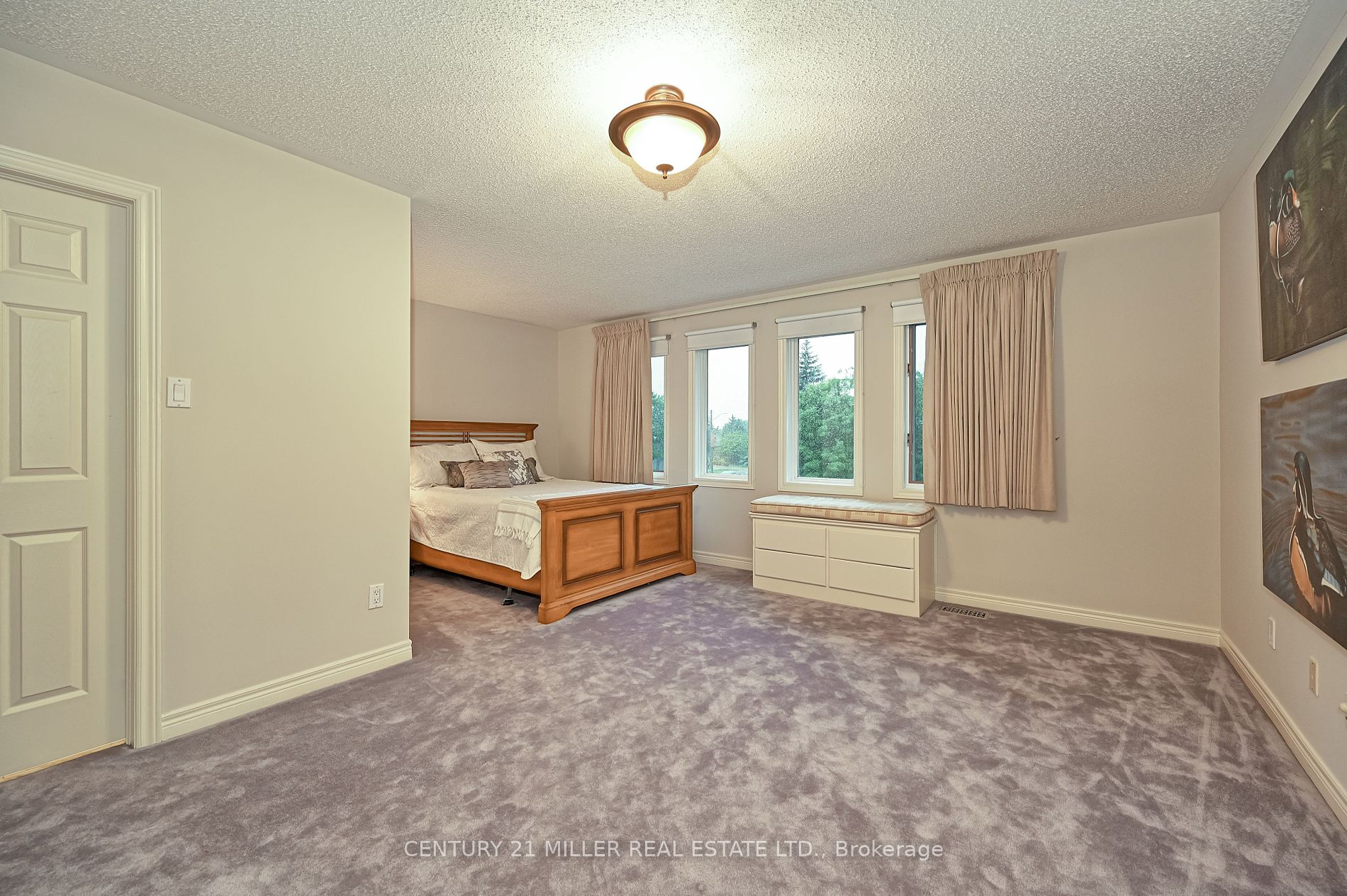 1076 Skyvalley Crescent