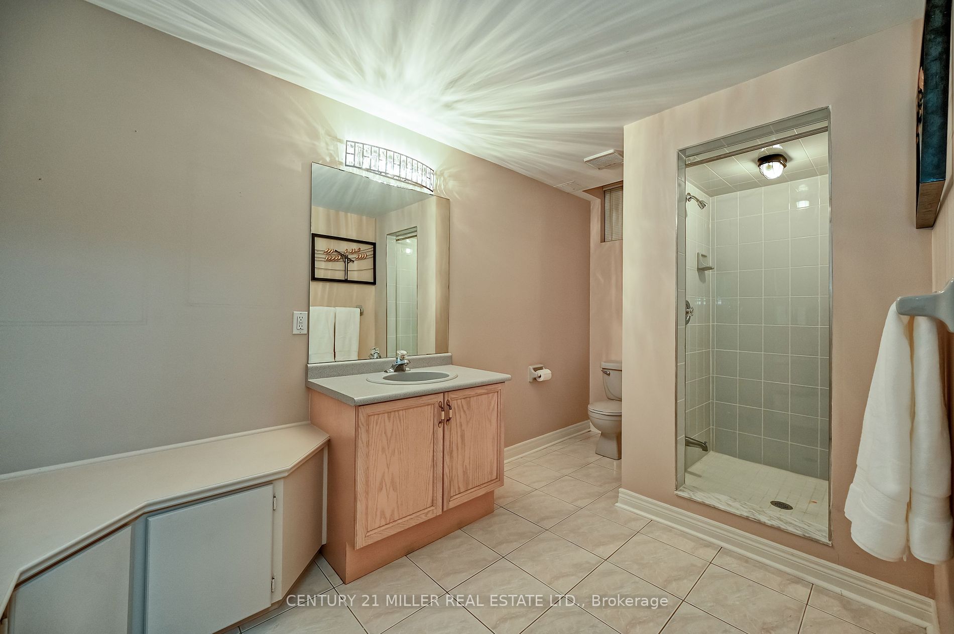 1076 Skyvalley Crescent