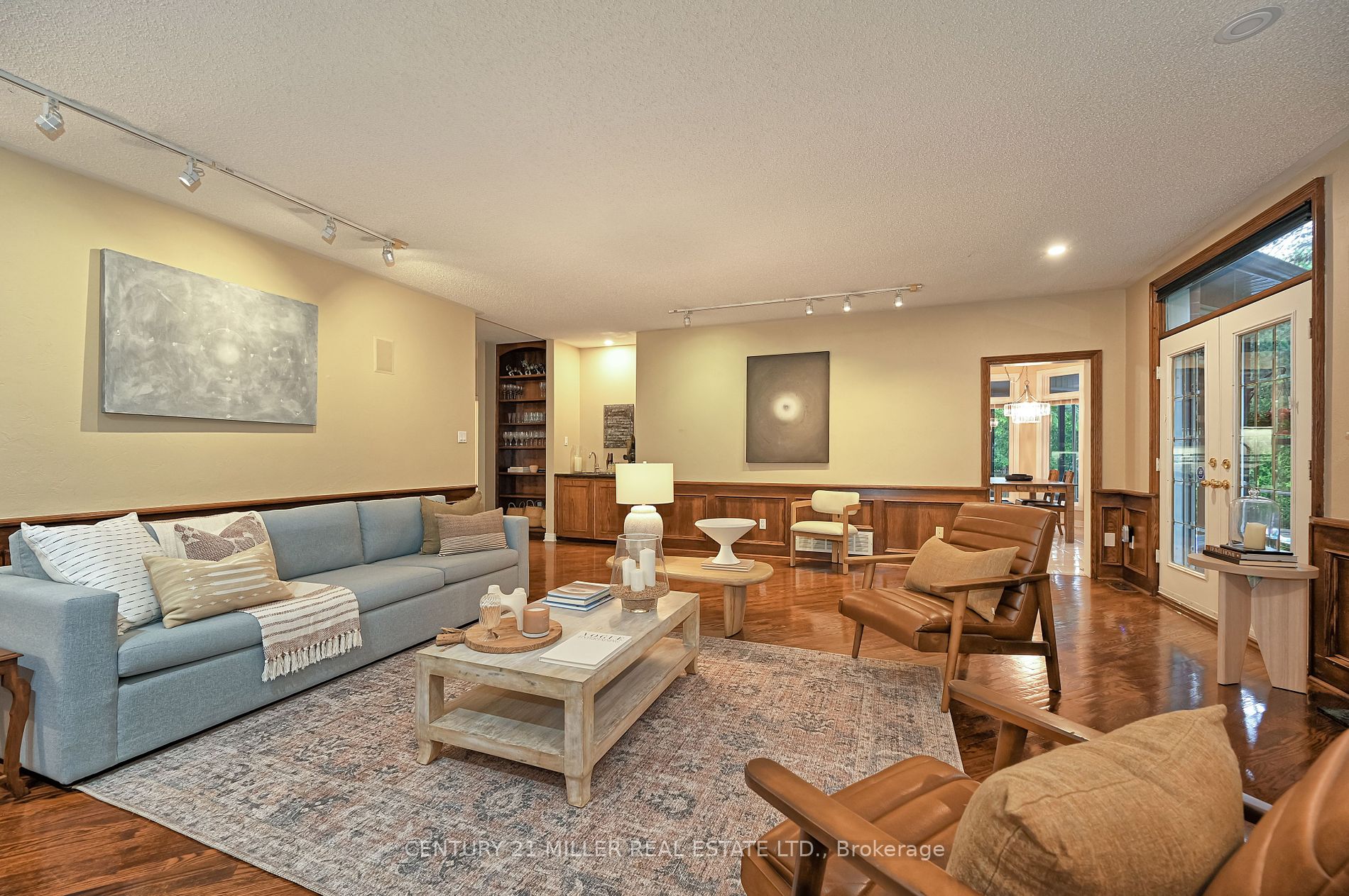 1076 Skyvalley Crescent