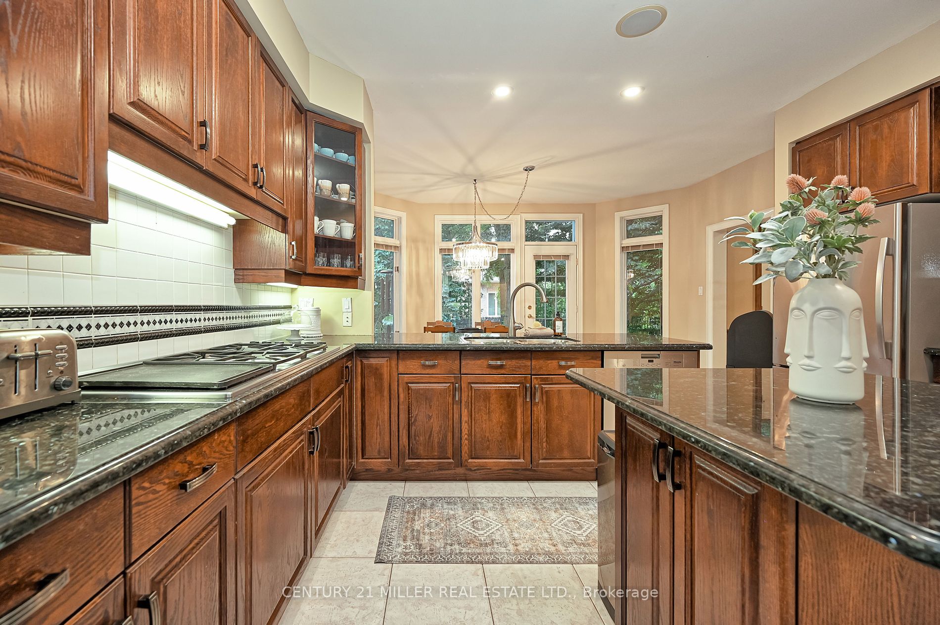 1076 Skyvalley Crescent
