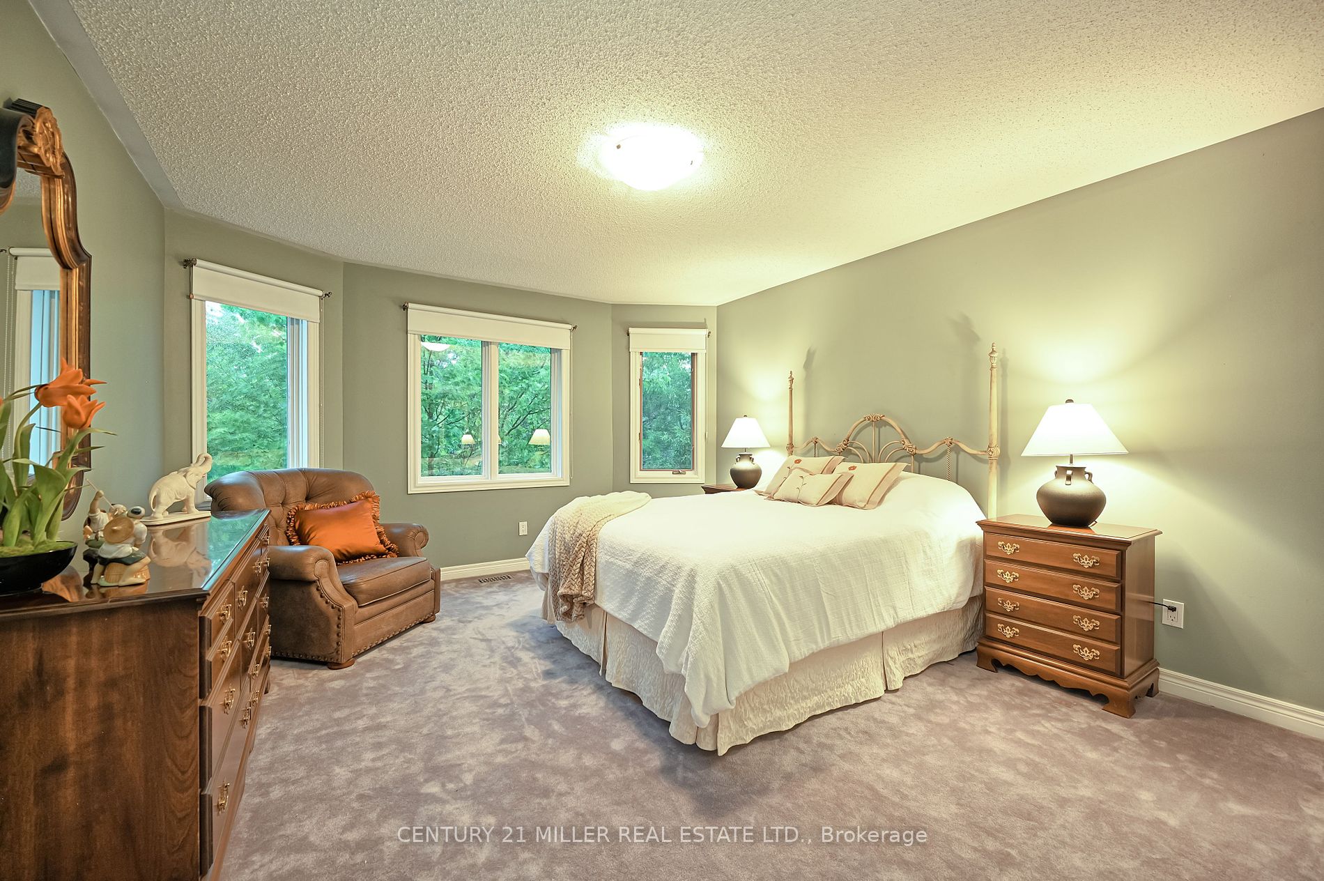 1076 Skyvalley Crescent