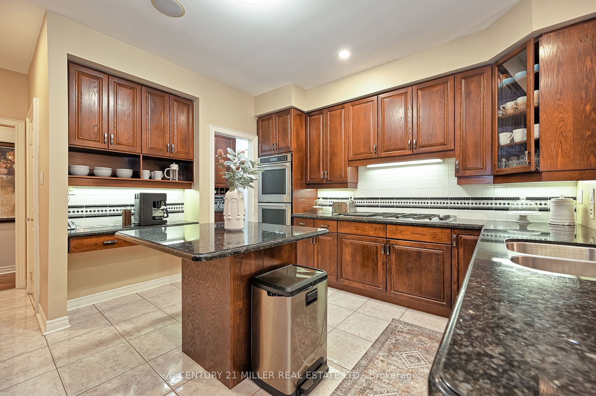 1076 Skyvalley Crescent