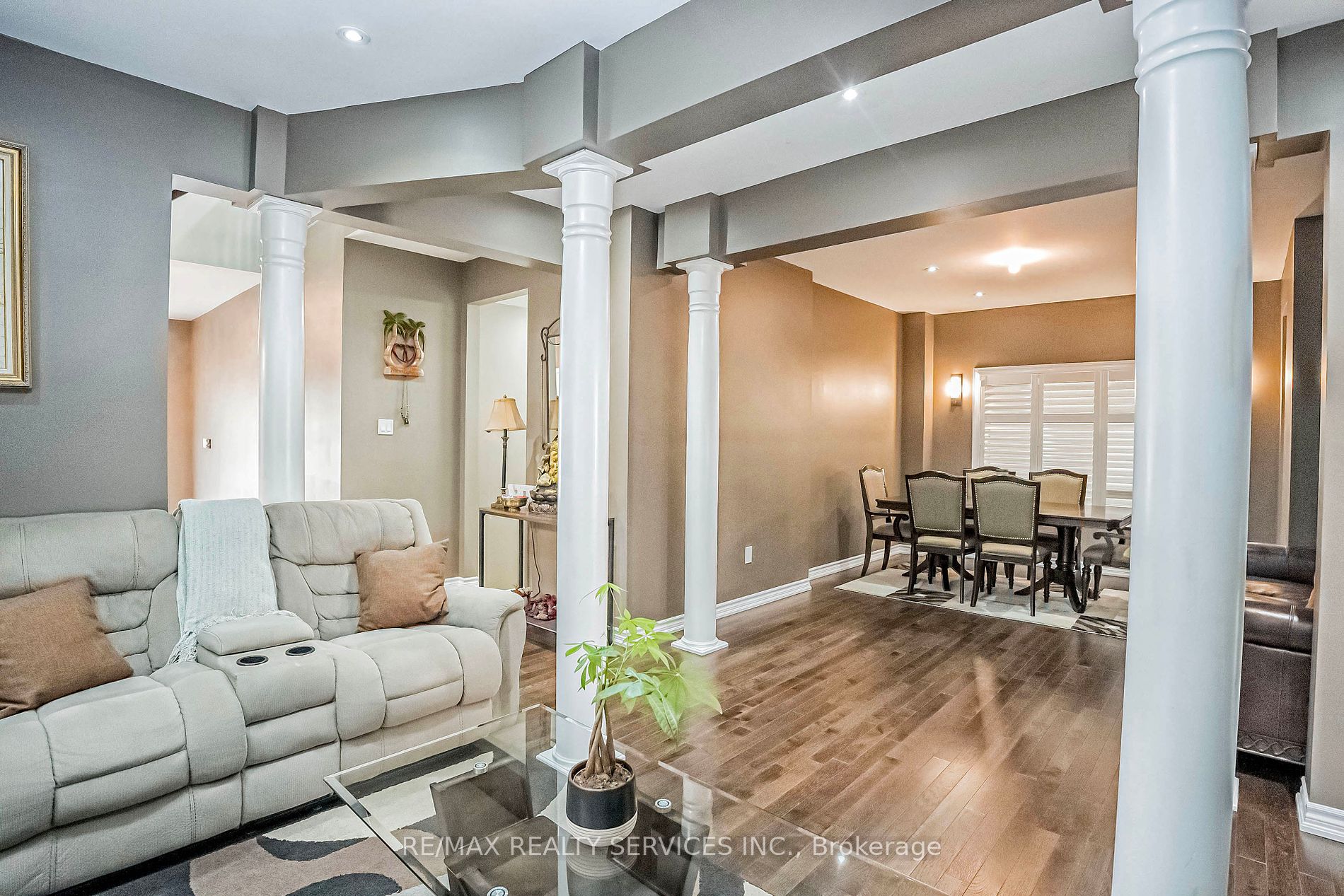65 Lola Cres