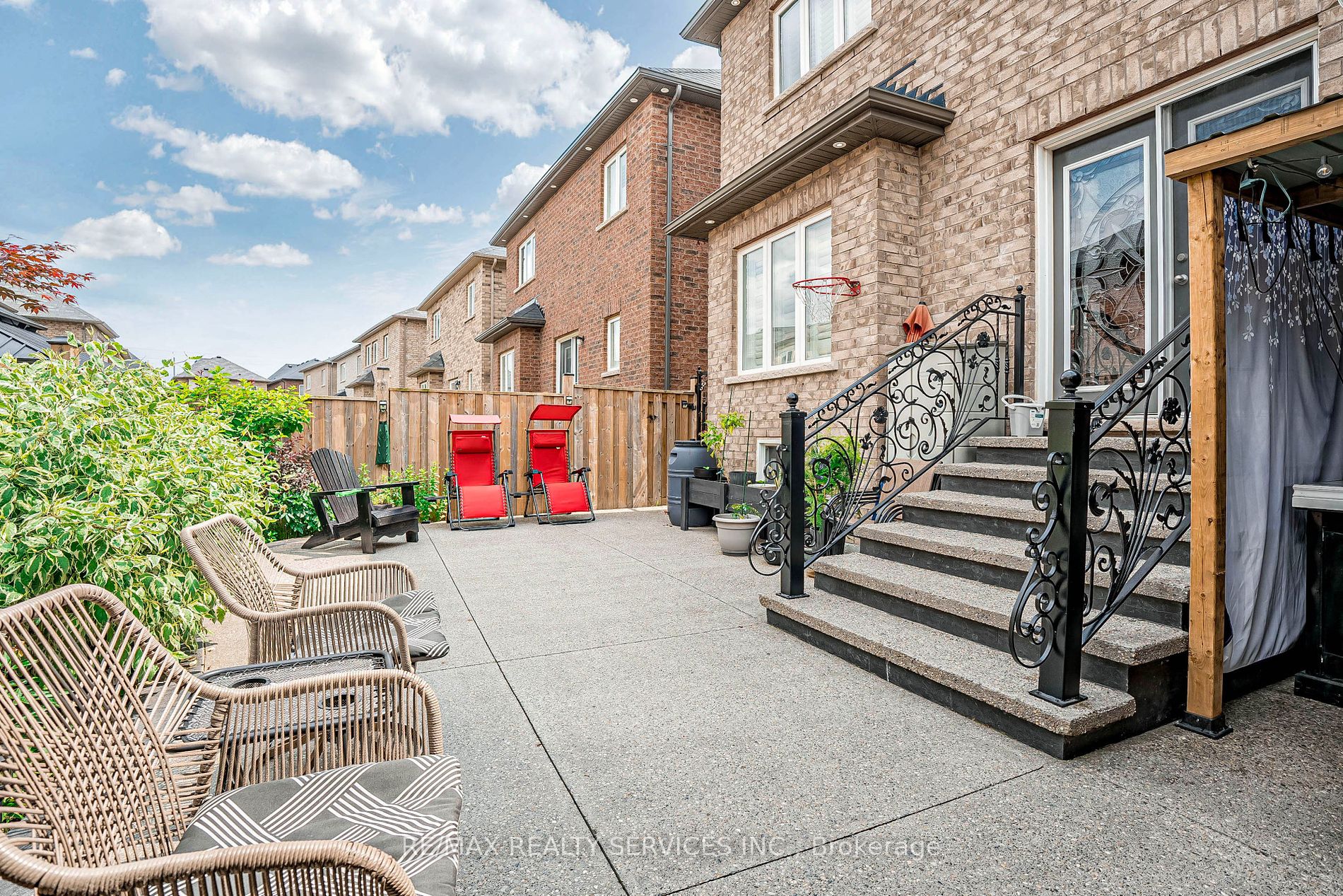 65 Lola Cres