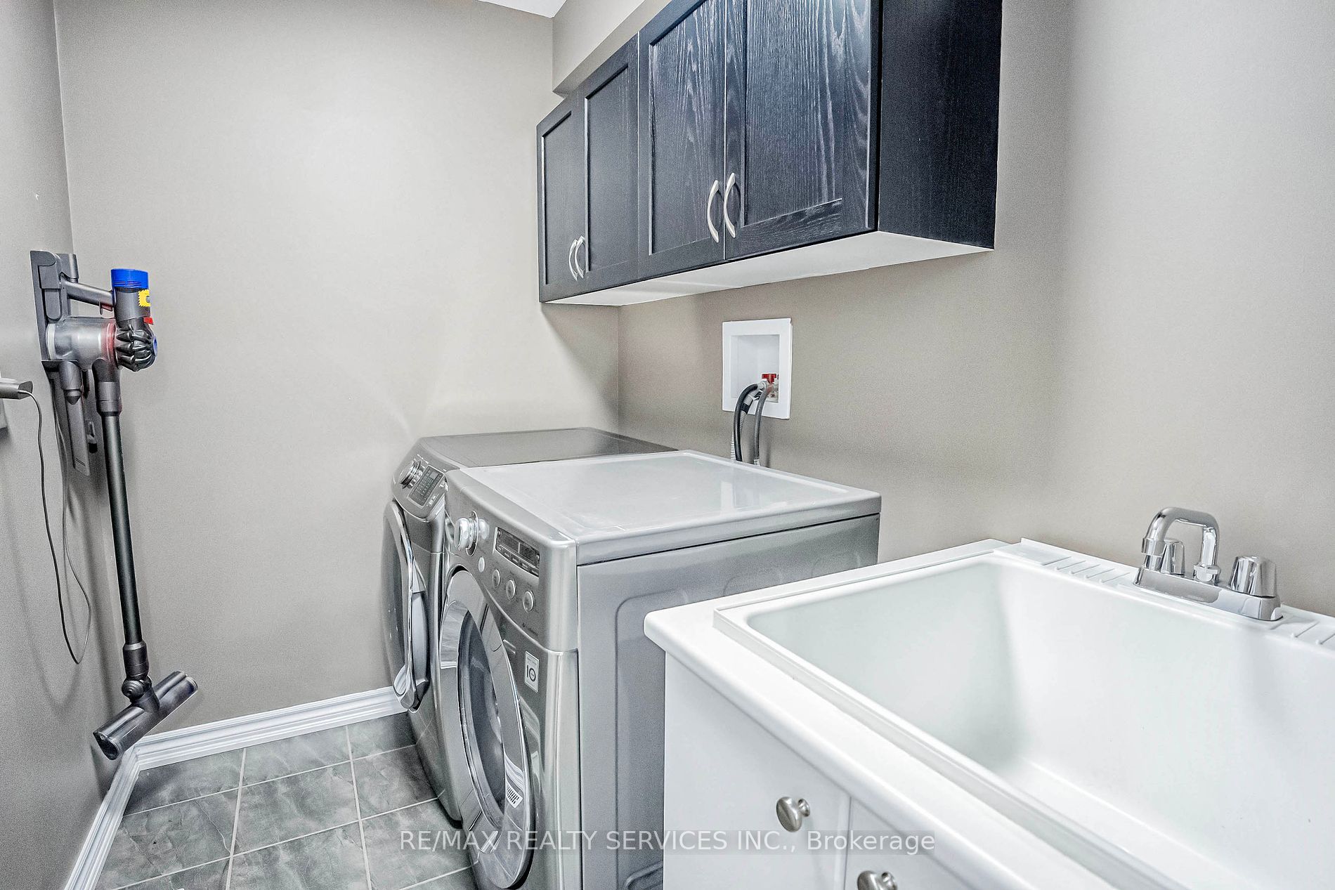 65 Lola Cres