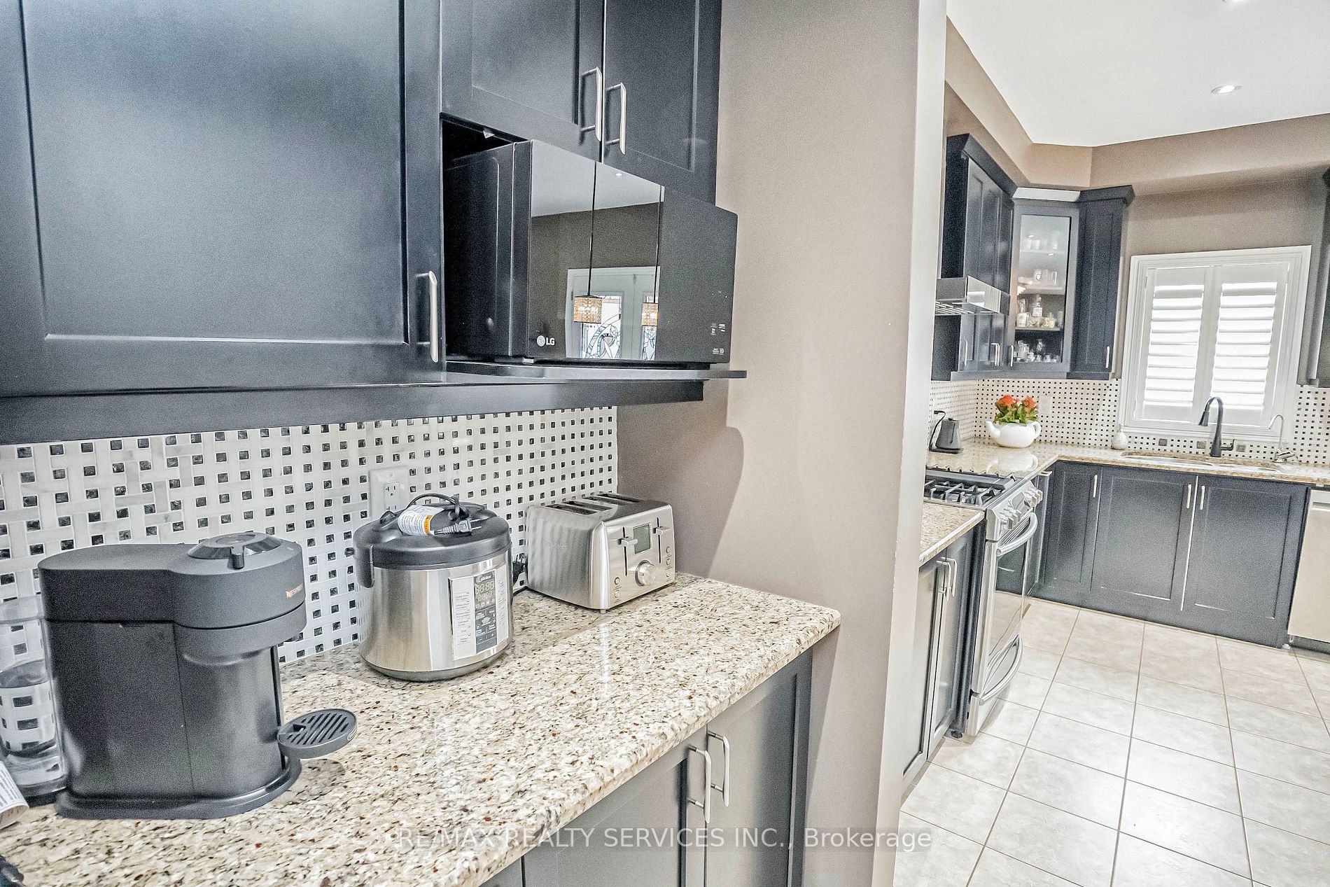 65 Lola Cres
