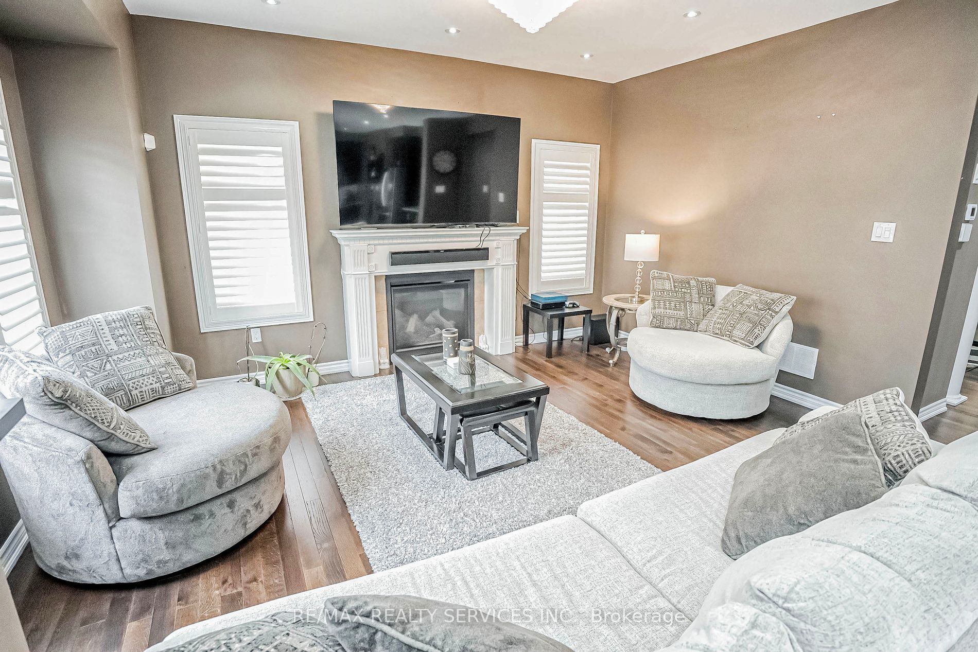 65 Lola Cres